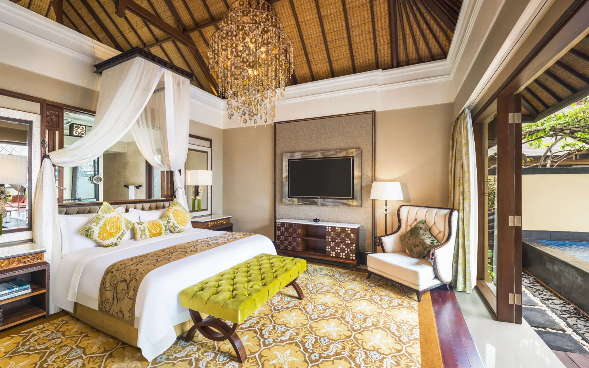 The St. Regis Bali Resort in Südbali: The Strand Villa | Bedroom