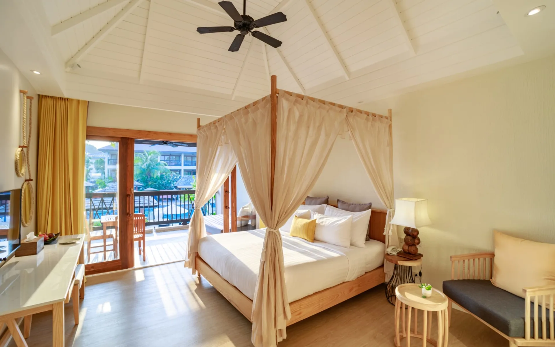 Bandara Spa Resort & Pool Villas in Ko Samui:  Tropical Canopy