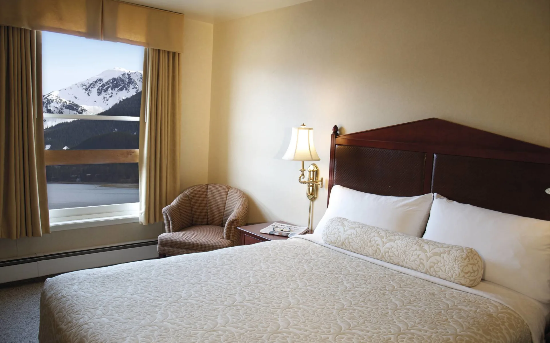 Baranof Hotel, BW Signature Collection in Juneau:  Westmark Baranof - Standard Room c Jonview