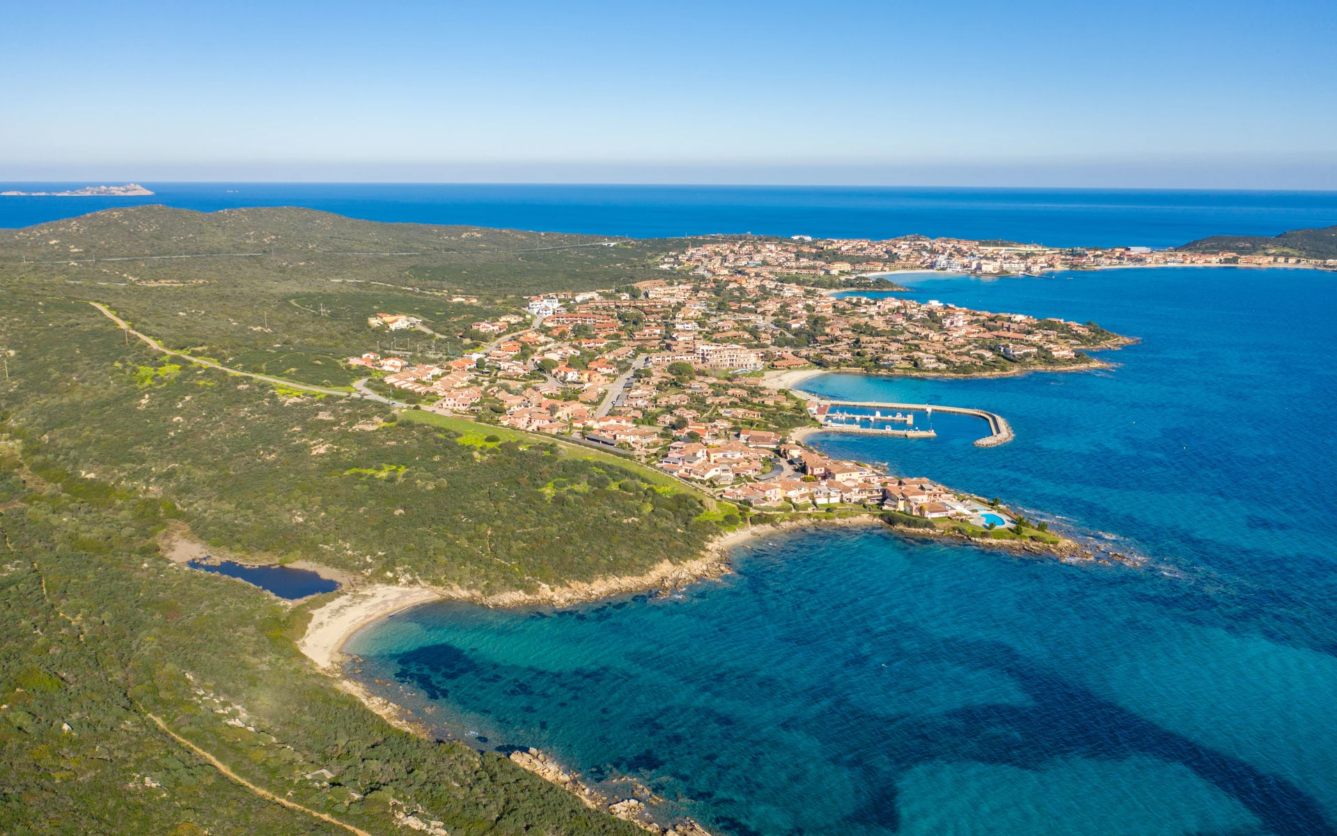 Badeferien im Gabbiano Azzurro ab Nordsardinien: Sardinien_Golfo Aranci_Land_view_
