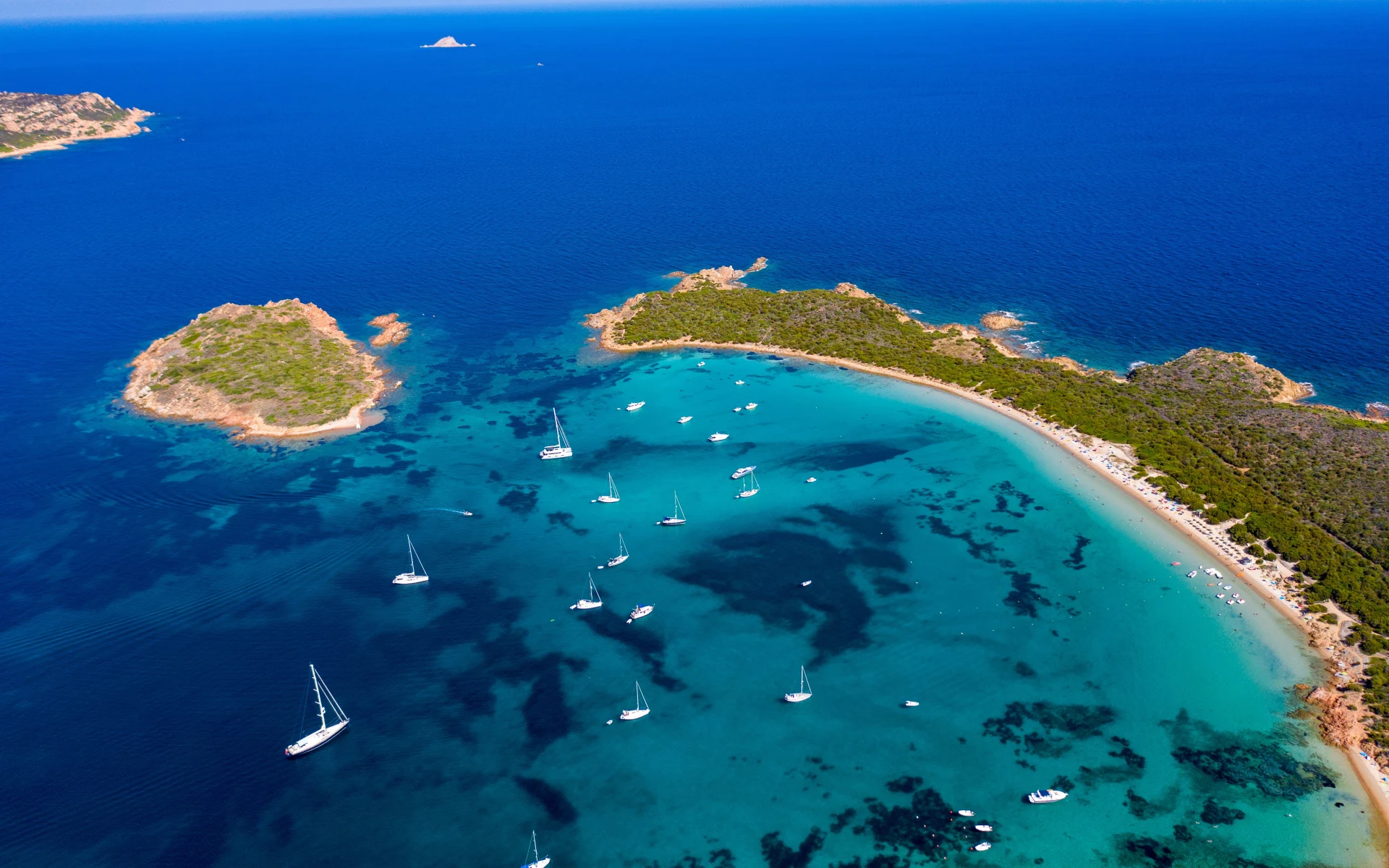 Badeferien im Abi d'Oru Beach Hotel & Spa ab Nordsardinien: Sardinien_Rotondo_Boote_