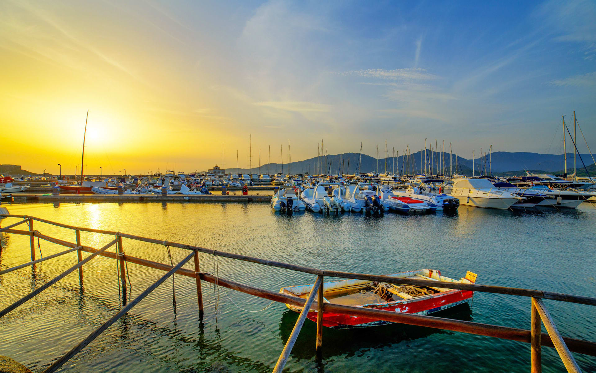 Badeferien im Hotel Stella Maris ab Südsardinien: Sardinien_Villasimius_Hafen_