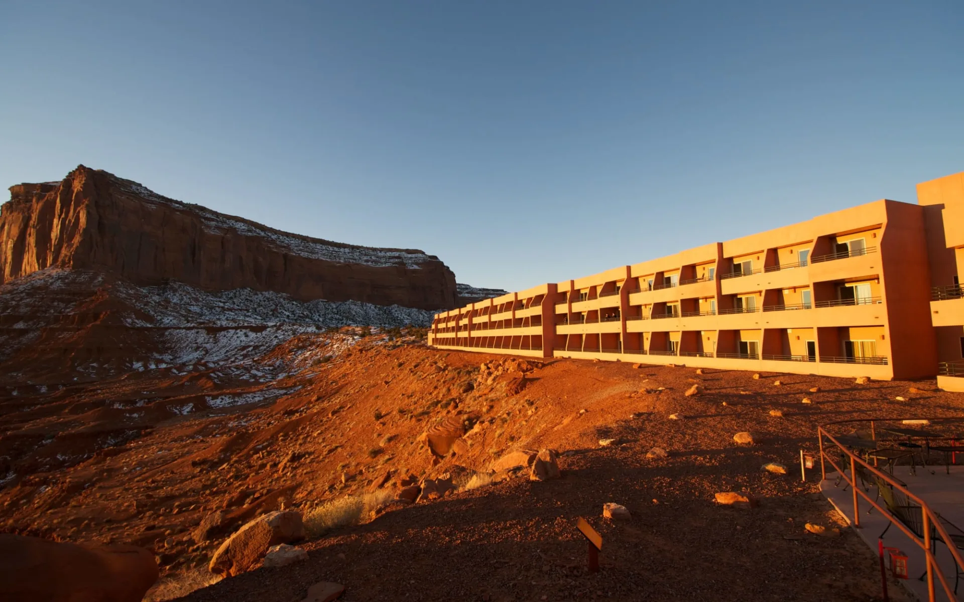 The View Hotel in Monument Valley: shutterstock_145486765_mouvall