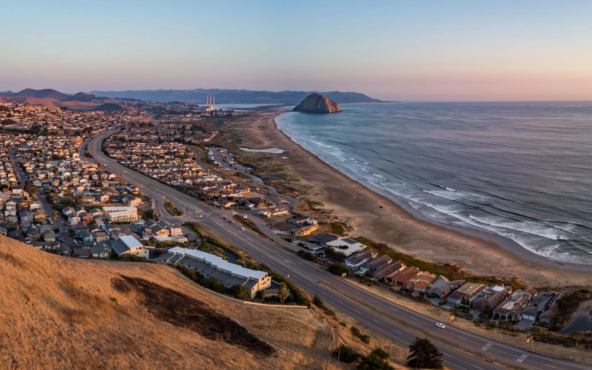 Blue Sail Inn in Morro Bay: shutterstock_700526080_morro-bay