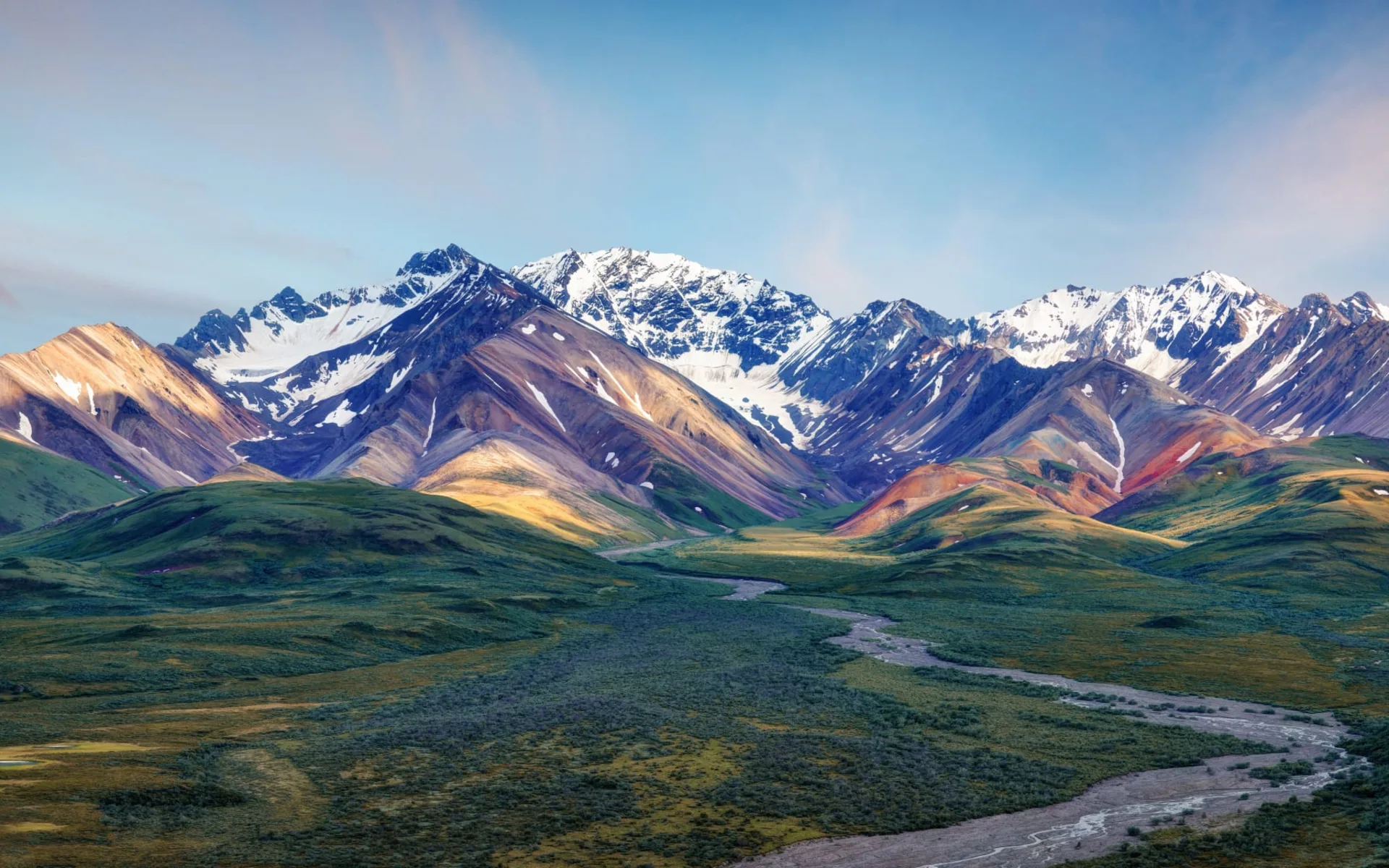 Denali Fireside Cabin and Suites in Talkeetna: shutterstock_712609225_denali3