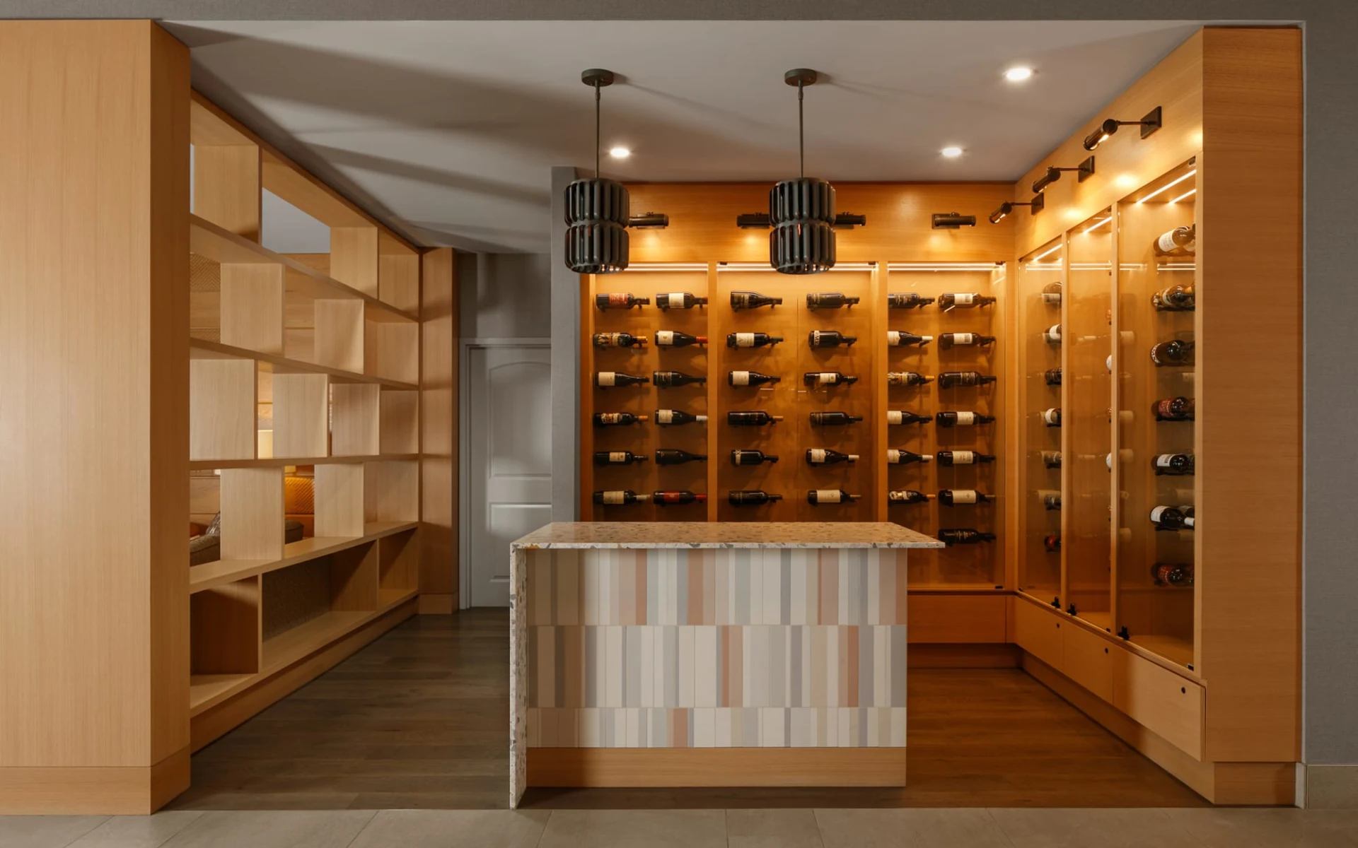 Spirit Ridge Lake Resort in Osoyoos: Spririt Ridge Wine Lobby