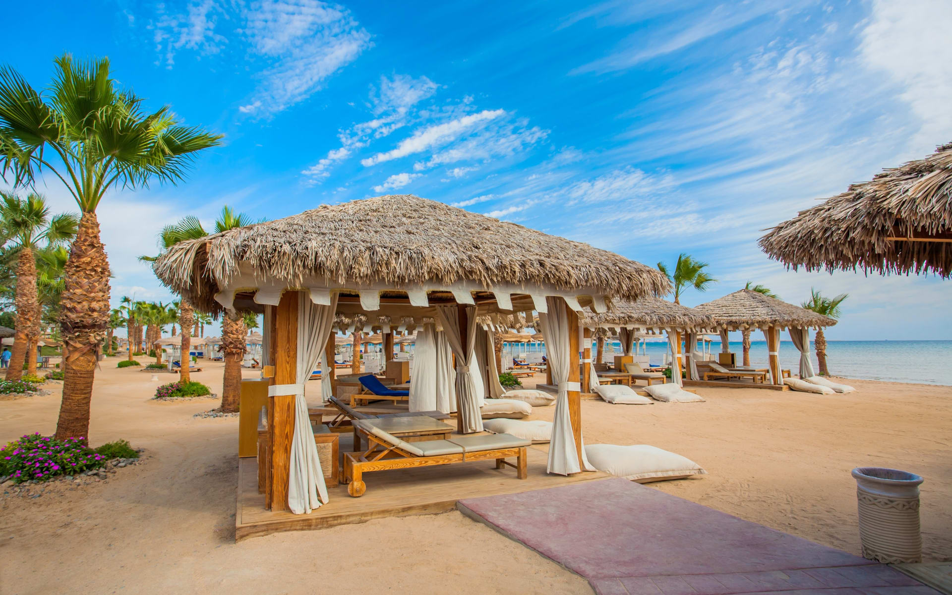 Badeferien im Steigenberger ALDAU Beach Hotel ab Hurghada: Strandhütten Hurghada