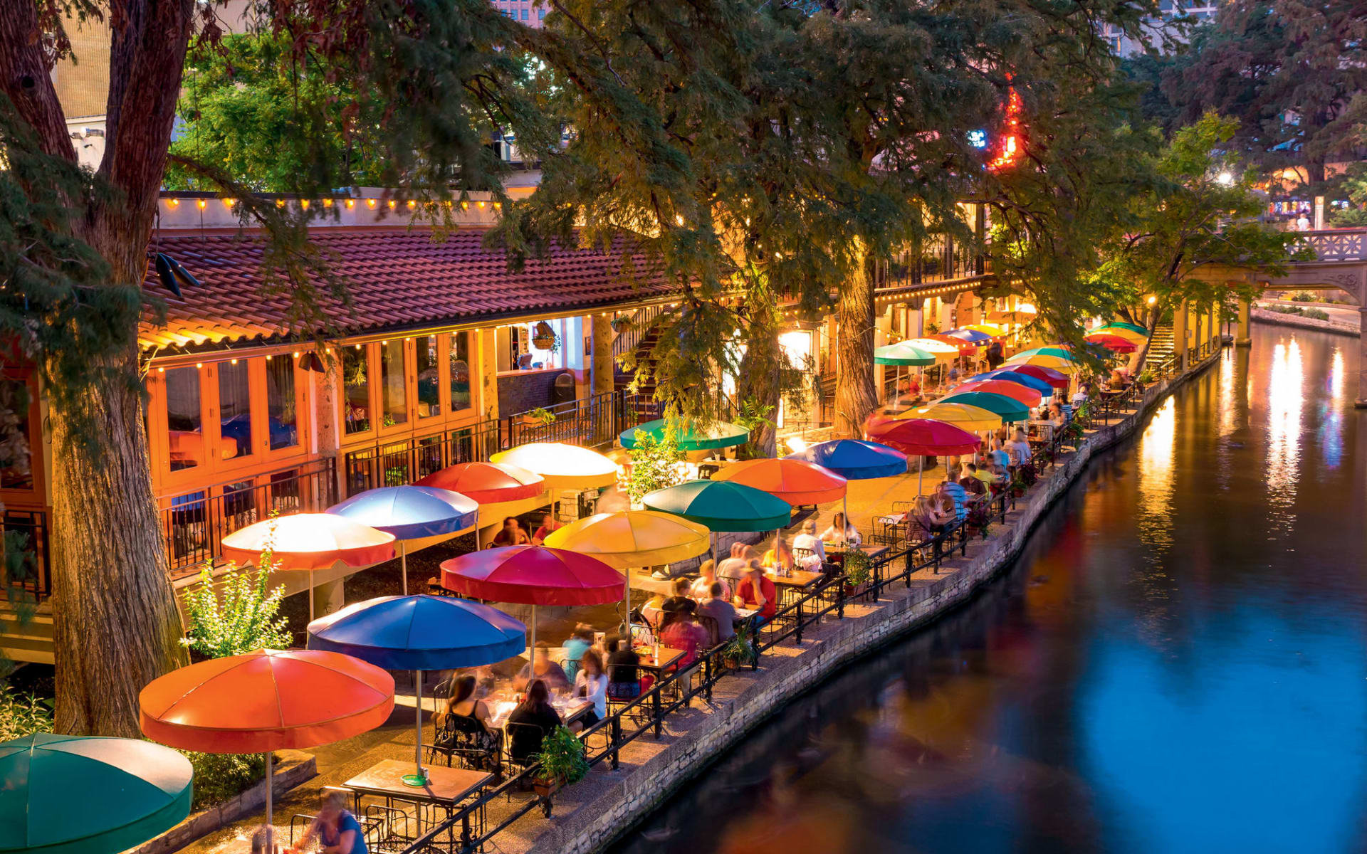 Texas Explorer ab Dallas: USA - Texas - San Antonio Riverwalk