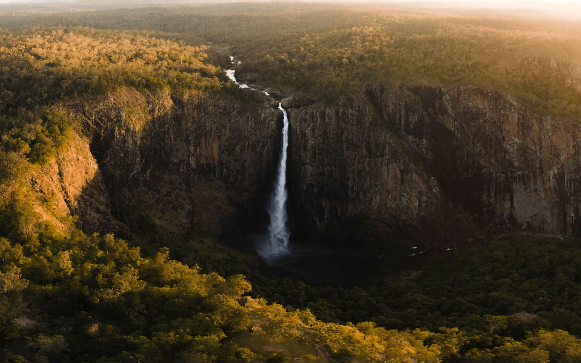 Queensland at its Best - Küste ab Brisbane: Wallmann_Falls_Queensland_Autralia