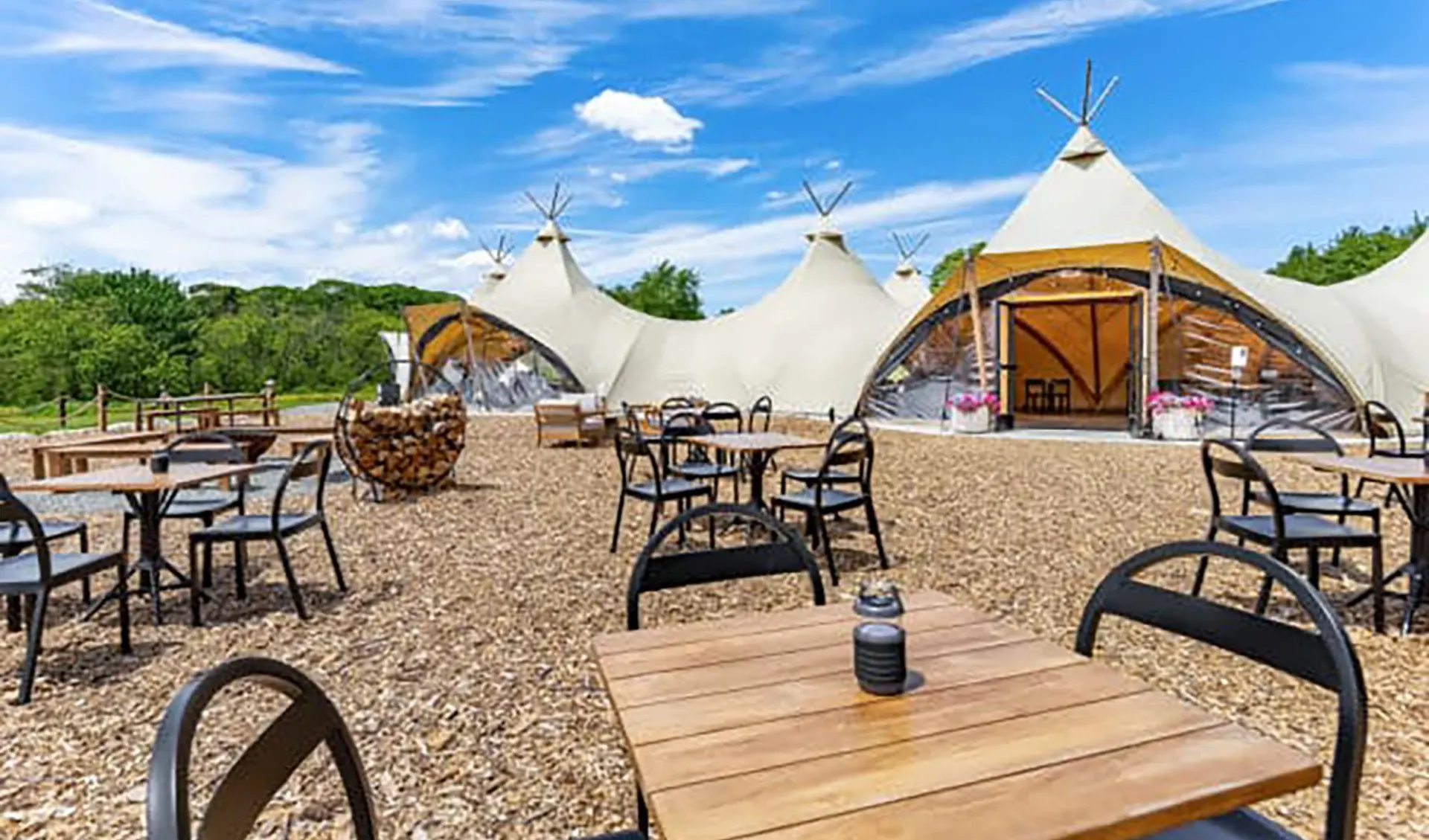 Under Canvas Acadia in Surry: Acadia_Dining_Webseite