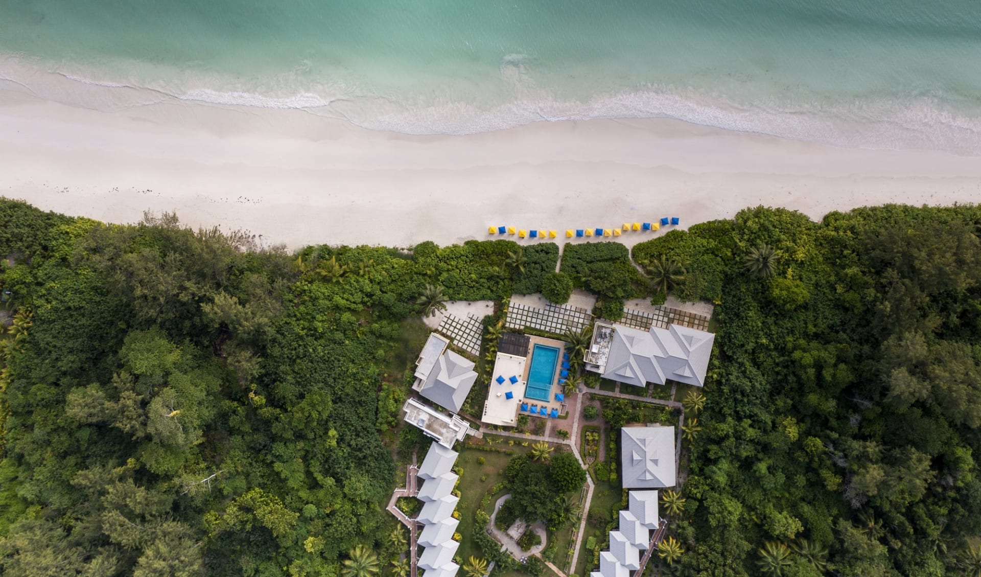 Acajou Beach Resort in Praslin: Acajou Area view