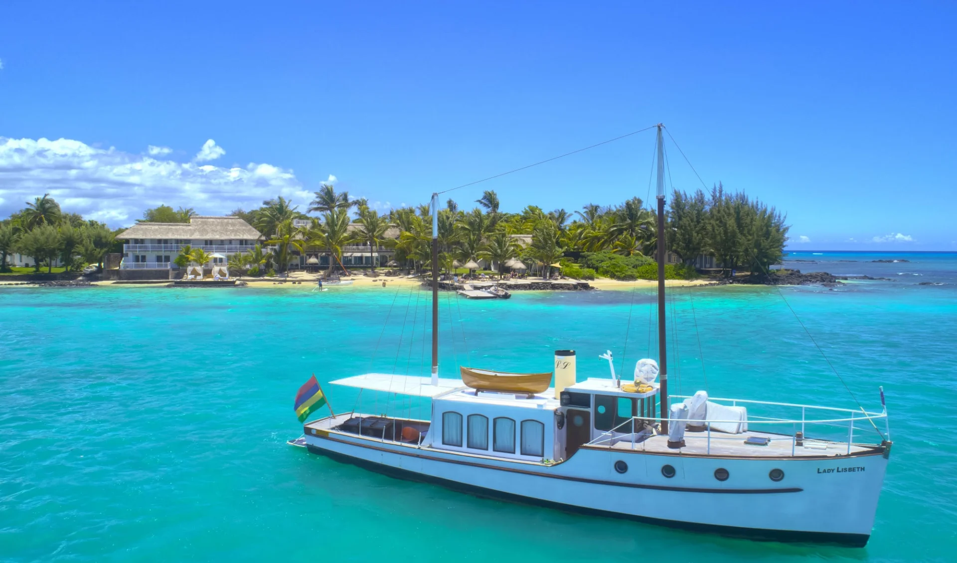 20° Sud in Grand Baie:  Lady Lisbeth boat