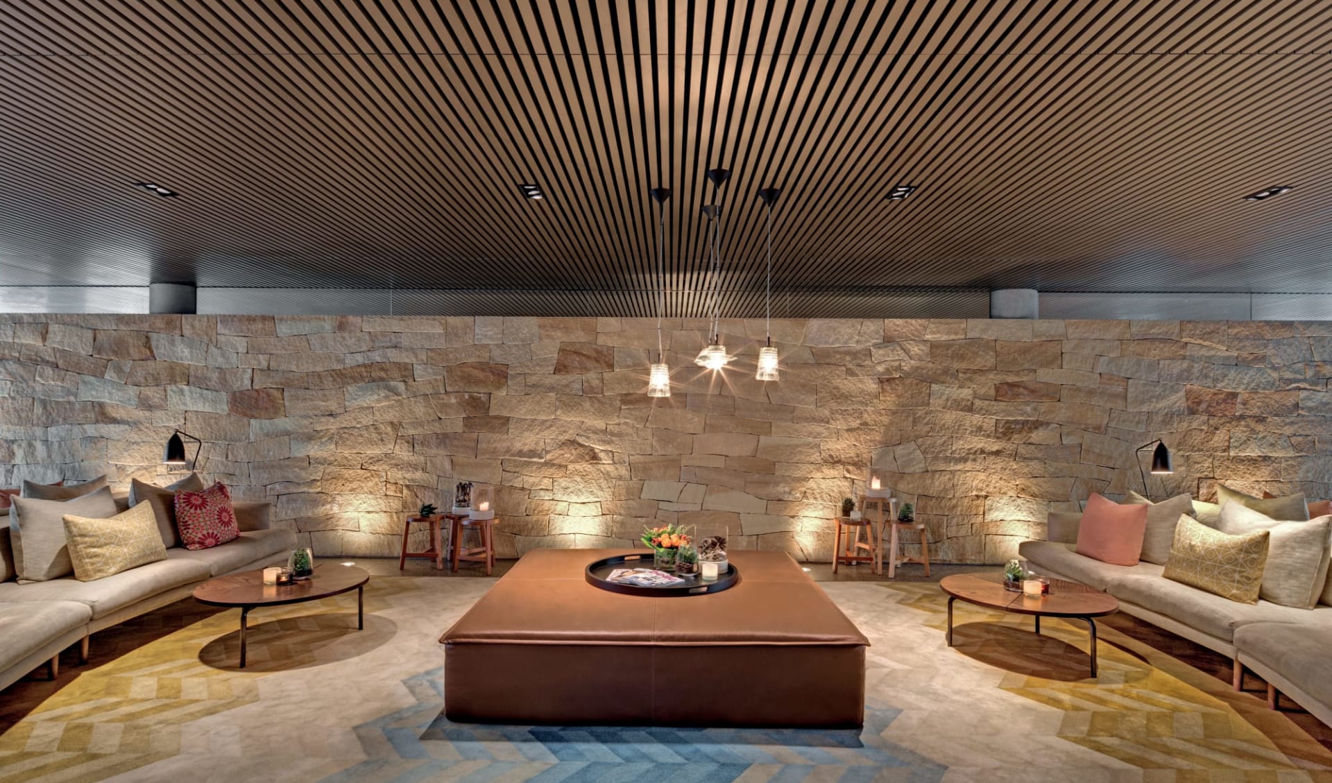 Adina Apartment Hotel - Sydney Bondi Beach in Sydney - Bondi Beach: adina-apartment-hotel-bondi-beach-lobby-03-2016