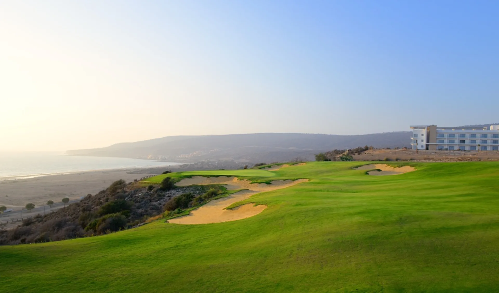 28.02. - 07.03.2026 Trainingswoche in Agadir mit PGA Pro Florence Weiss (Warteliste): Approach-to-hole-18_Tazegzout Golf