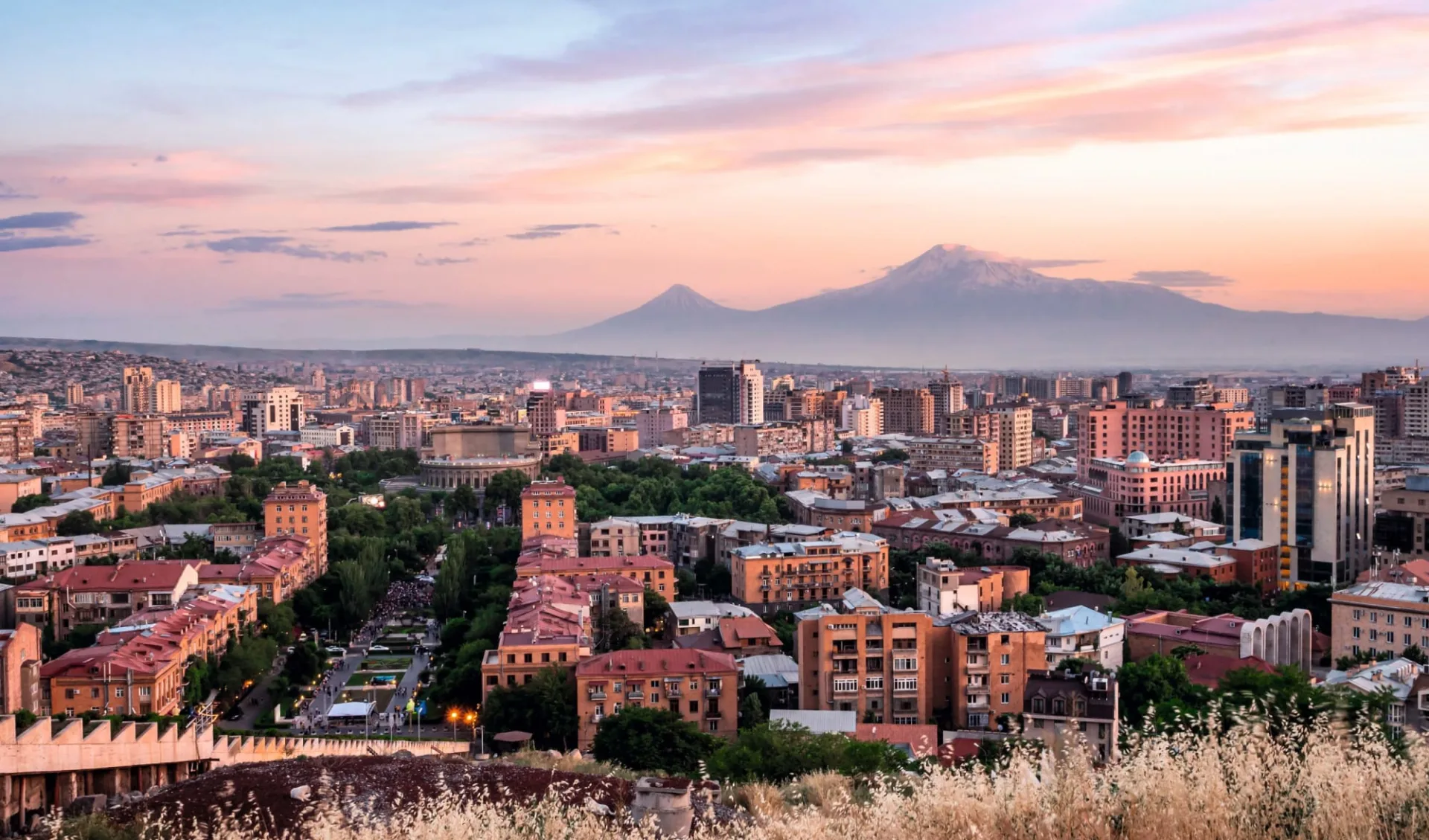 Natur und Kultur am Rande Europas privat ab Yerewan: Armenien_Jerewan_shutterstock_1471484822_Dmitriy Gutkovskiy