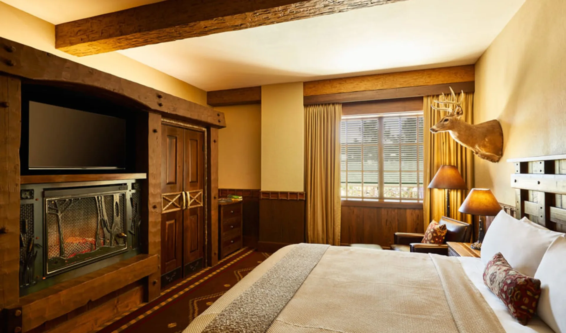 The Big Cypress Lodge in Memphis: Big Cypress_Room website