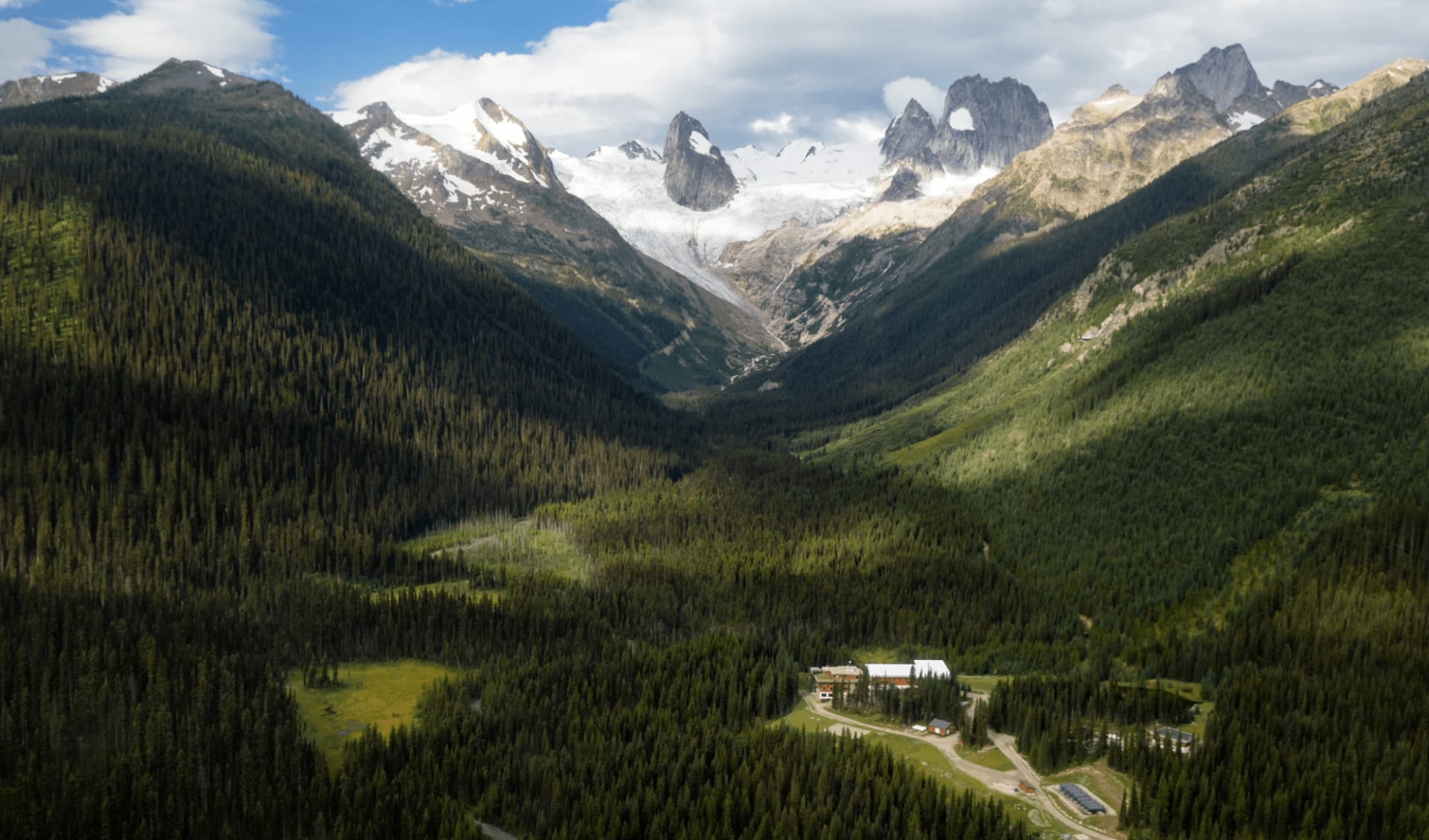 CMH Bugaboos Lodge in Parson: Bugaboos_Aerial