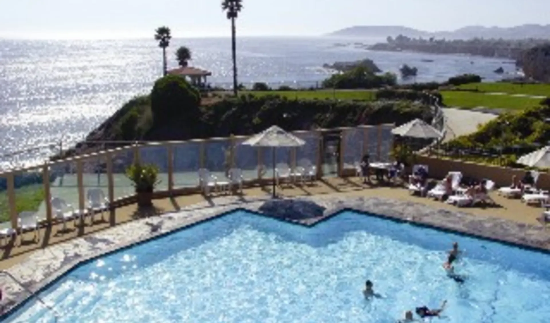 Shore Cliff Hotel in Pismo Beach: BW Shore cliff pool_Pismo Beach