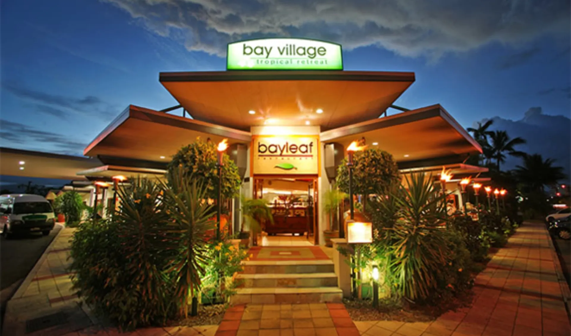 Bay Village Tropical Retreat in Cairns: Cairns_bay-village-tropical_entrance