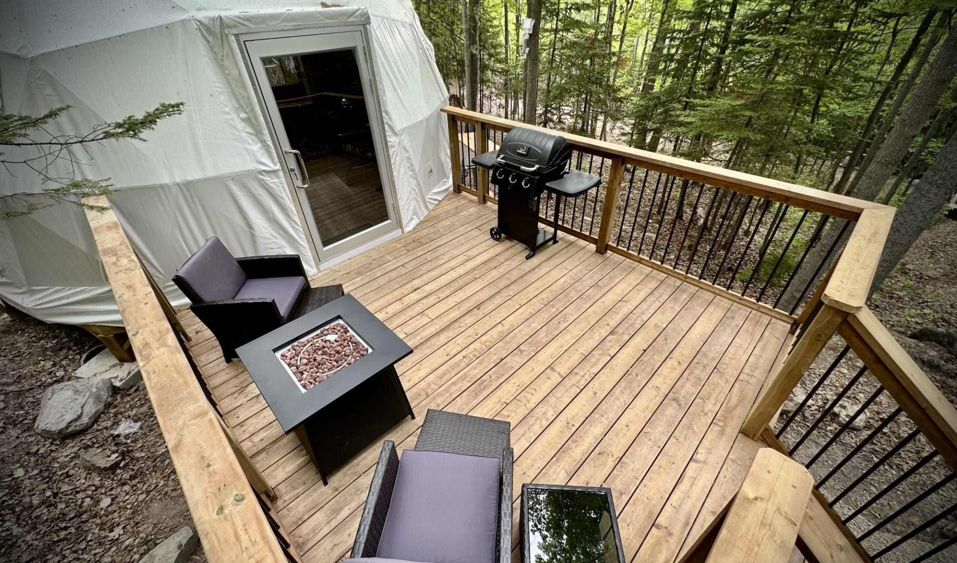 Among the Trees in M'Chigeeng: canopy house - porch (1)