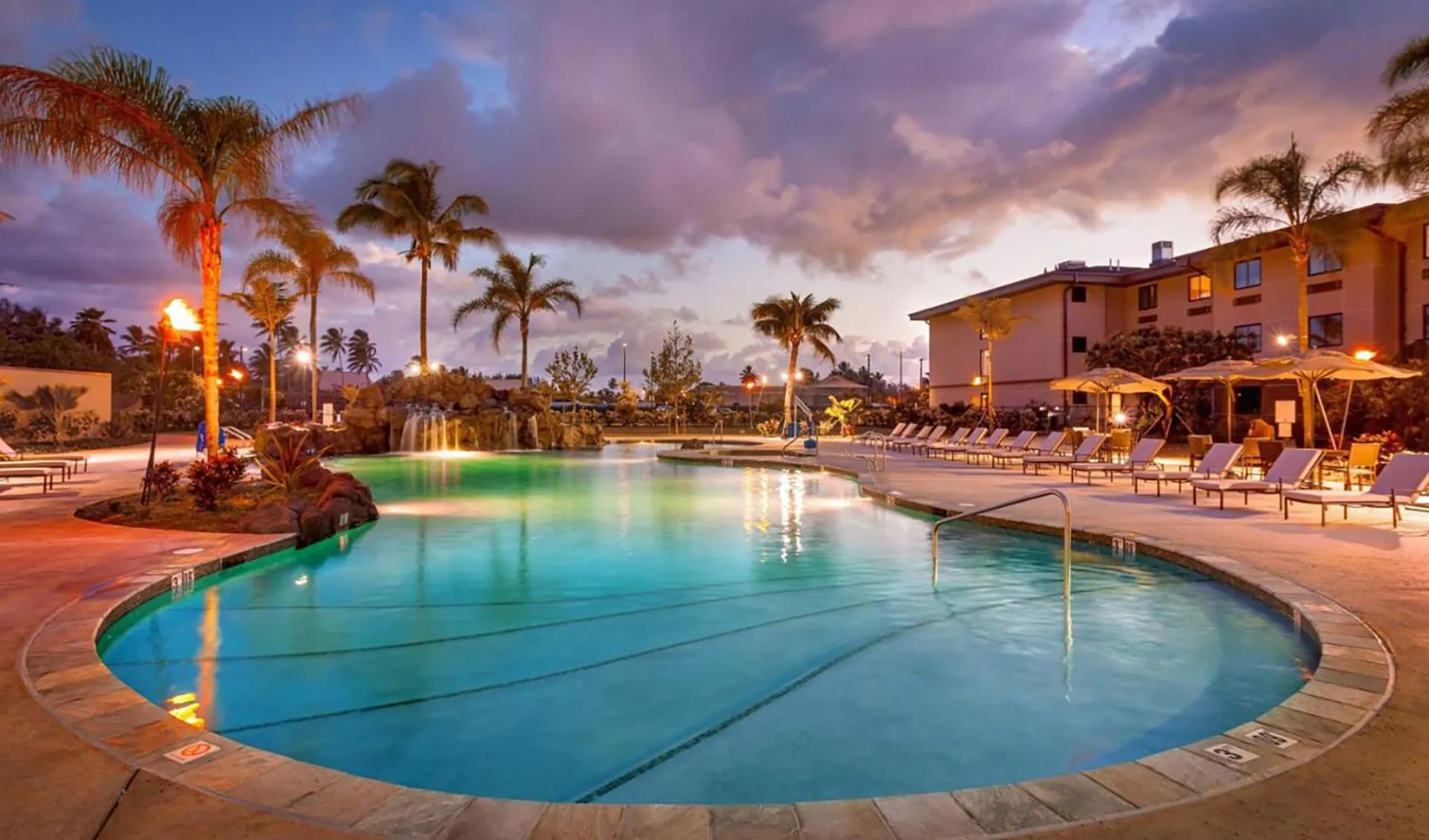 Courtyard Oahu North Shore in Honolulu: courtyardoutside2l