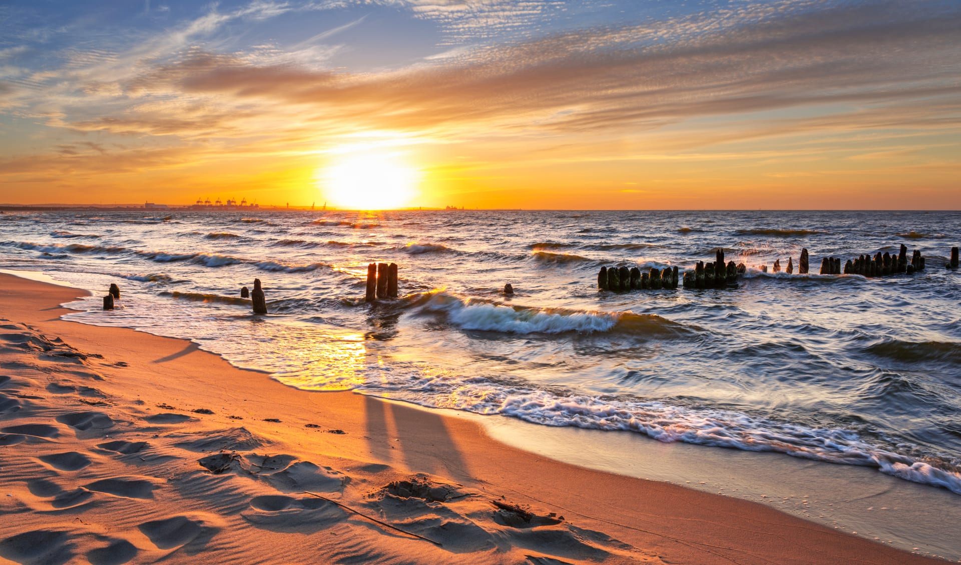 Badeferien im Strandhotel Seerose Kölpinsee ab Usedom: Deutschland_Sonnenuntergang_Ostsee