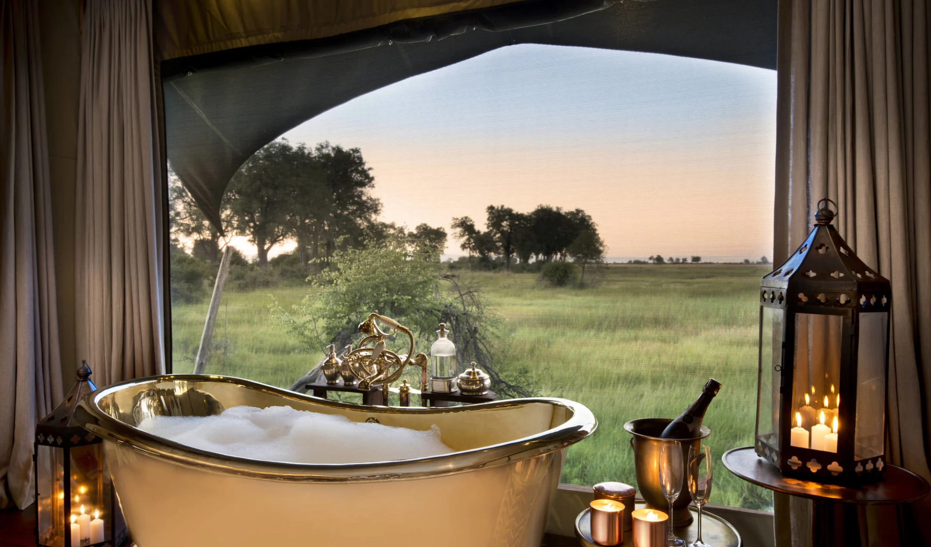 Duba Plains Camp in Okavango Delta: DubaPlains_GuestTent_BathView