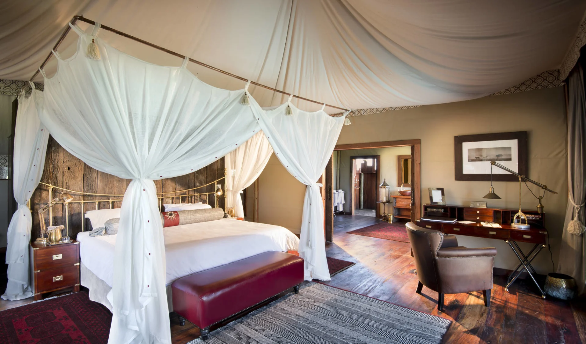 Duba Plains Camp in Okavango Delta: DubaPlains_GuestTent_Interior