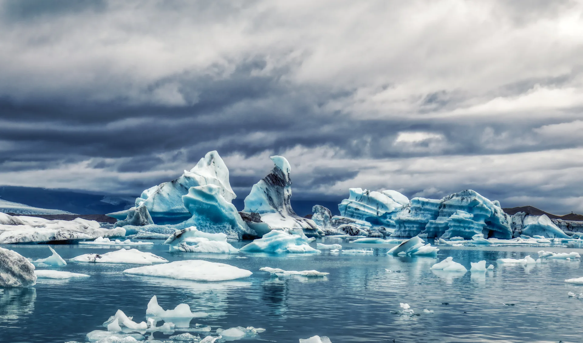 Expedition Feuer und Eis - Rund um Island mit der MS Seaventure ab Reykjavik: Eisbrocken_Island