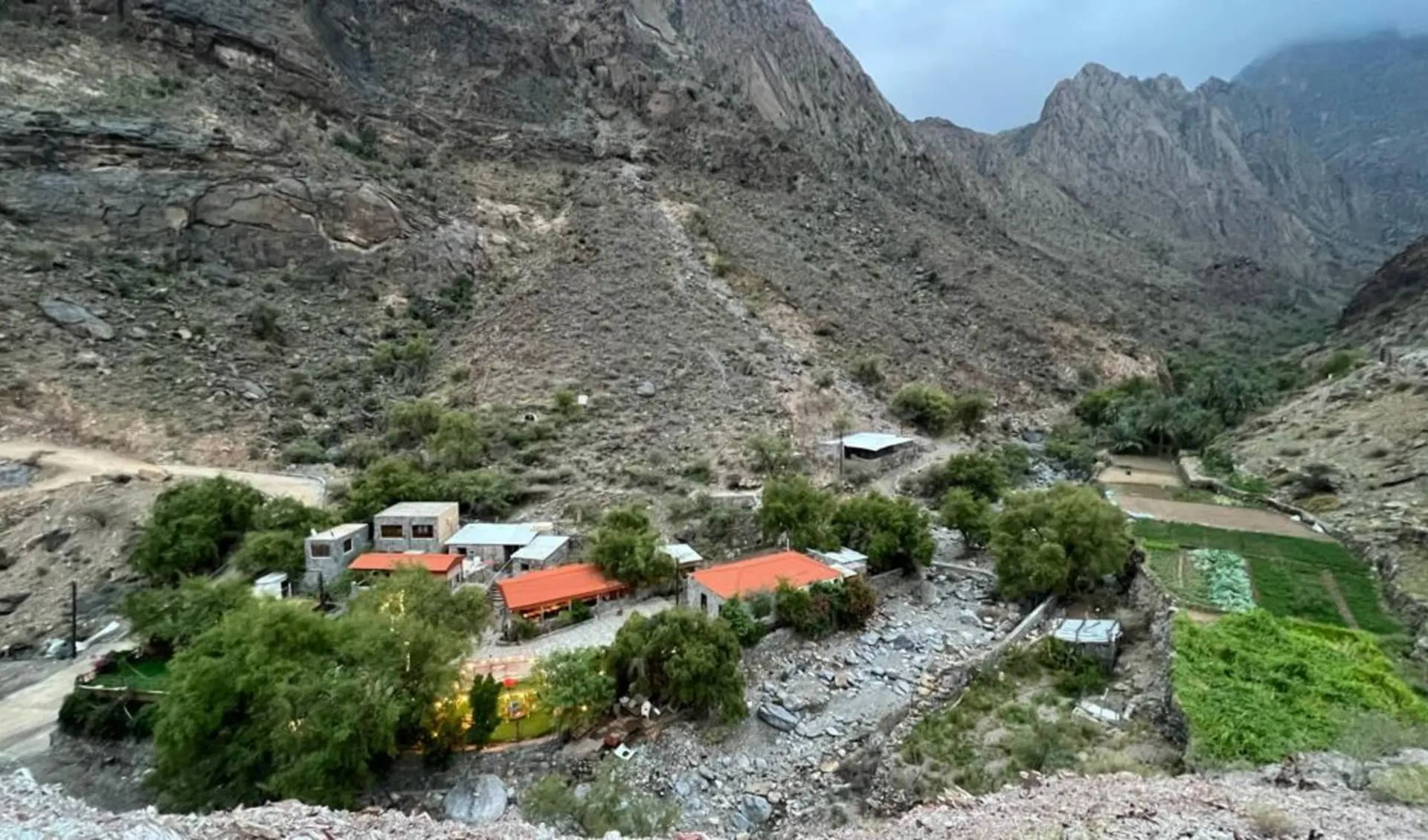 Bait Bimah in Jebel Shams: exterior: 