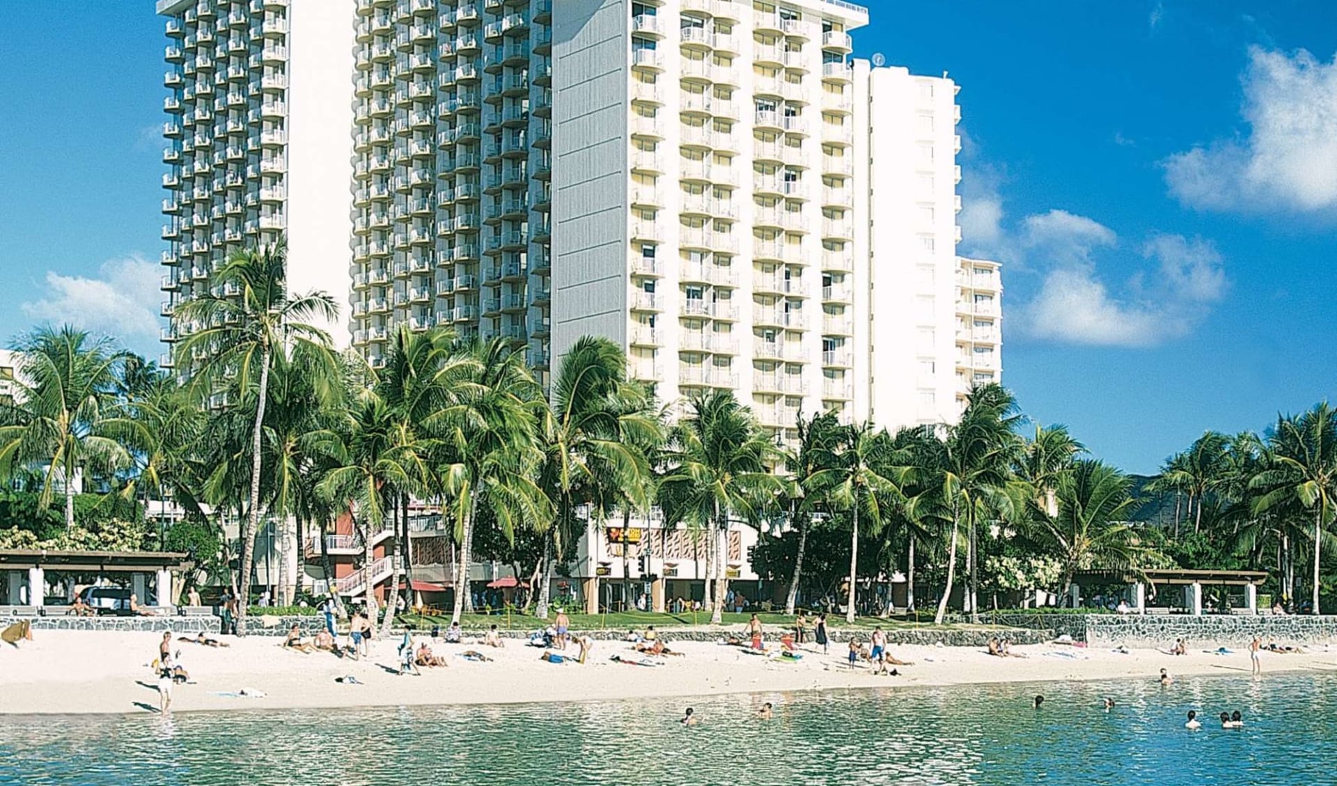 Aston Waikiki Beach Hotel in Honolulu - Oahu:  Aston Waikiki Beach Hotel2_Aussenansicht