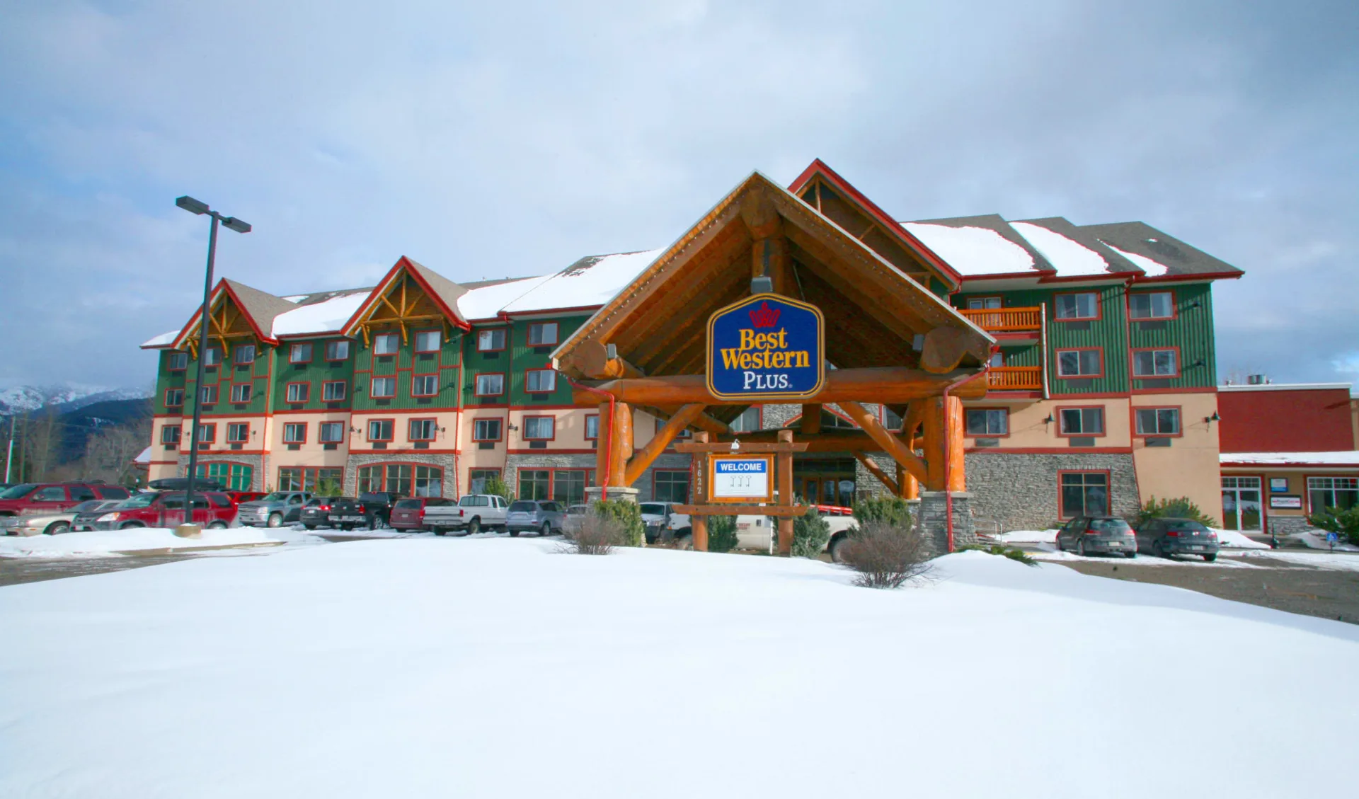 Best Western Plus Fernie Mountain Lodge:  Best Western Plus Fernie Mountain Lodge_Winter