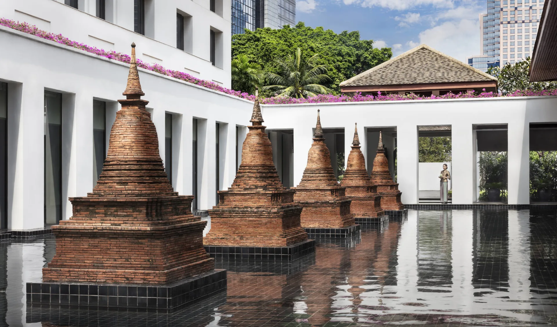 The Sukhothai Bangkok: Chedi Pond