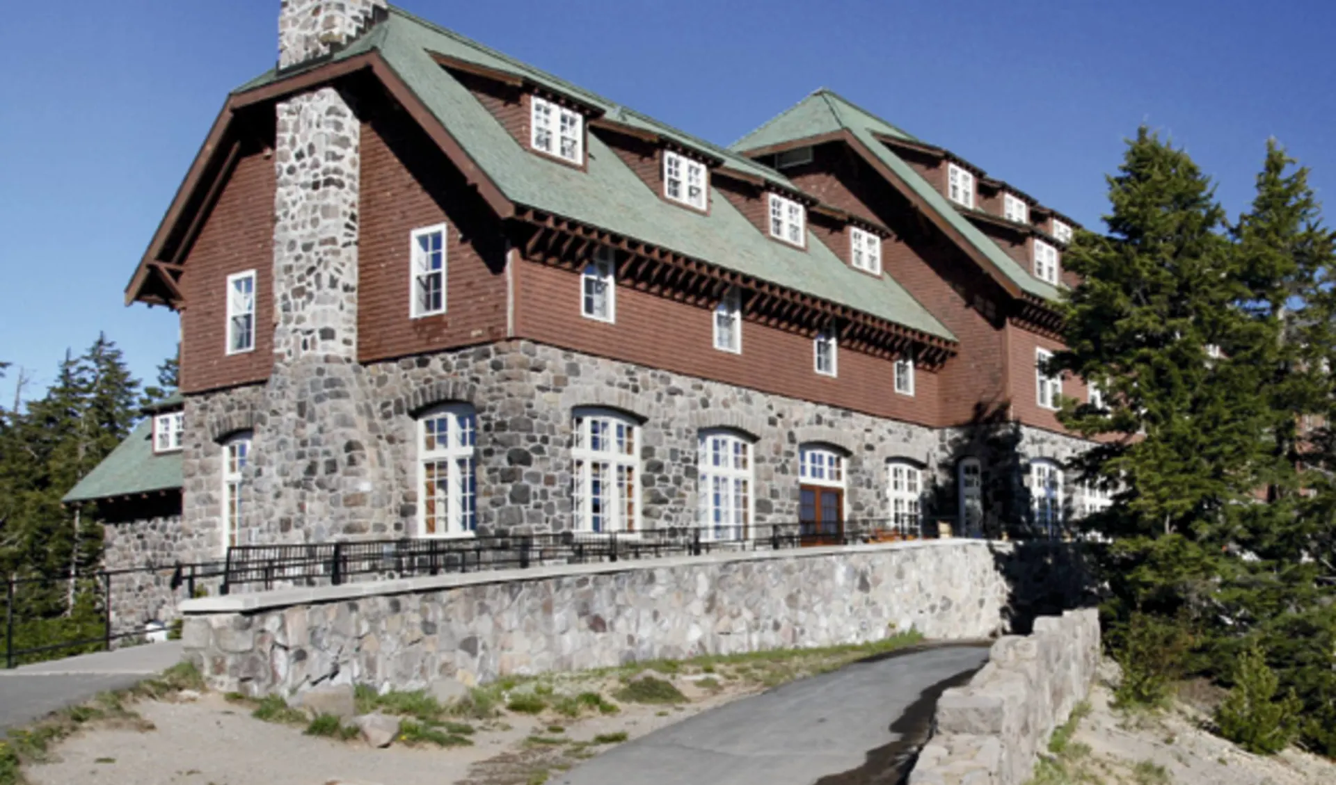 Crater Lake Lodge: exterior crater lake lodge haus strasse