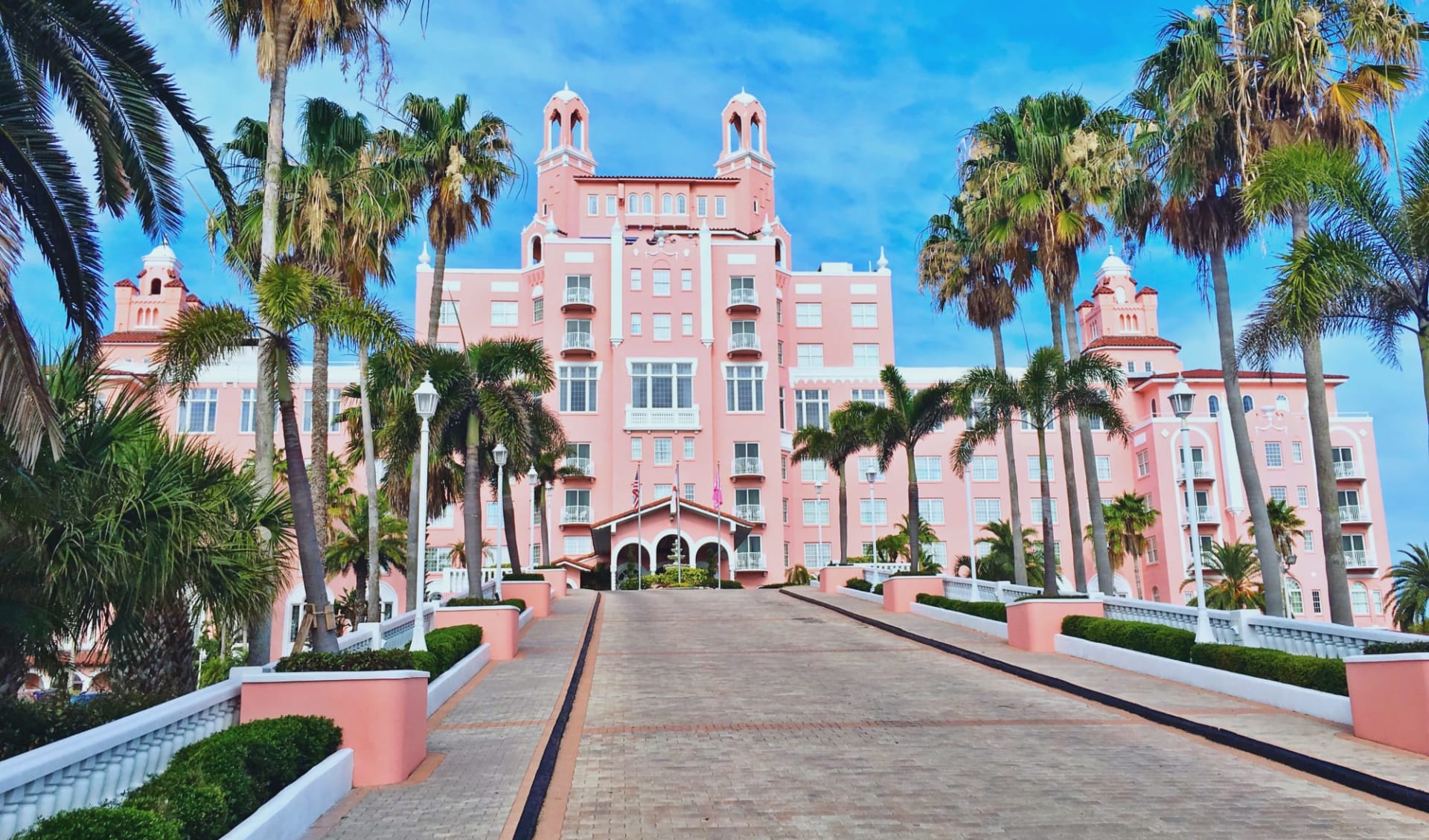 The Don Cesar Beach Resort & Spa in St. Pete Beach:  Don Front Drive