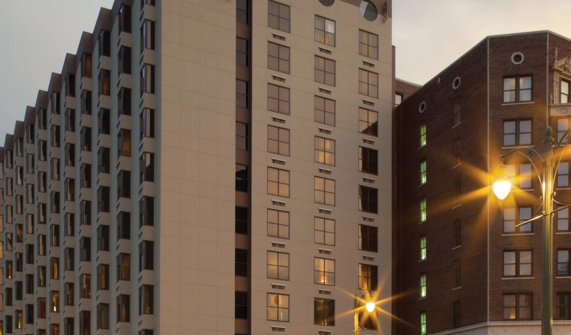 Doubletree Hotel Memphis Downtown:  Doubletree Memphis Downtown - Aussenansicht