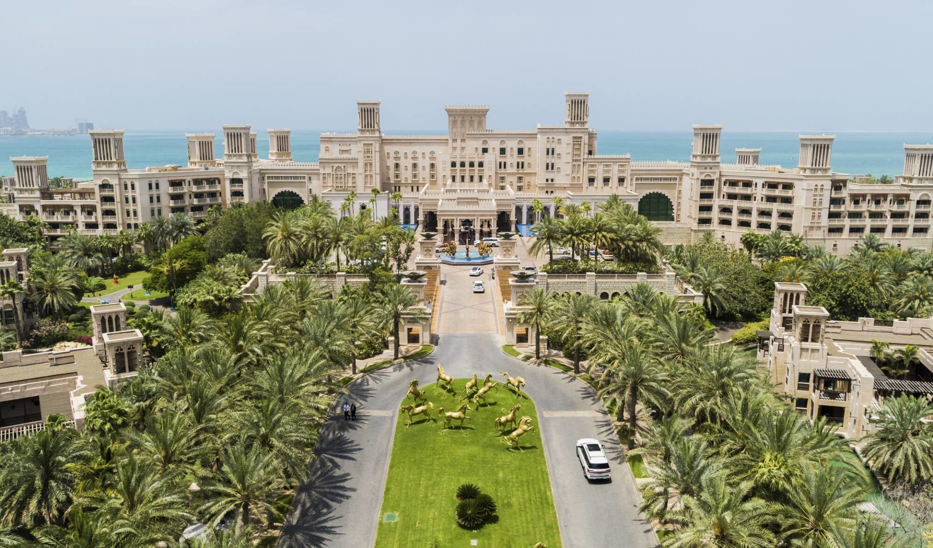 Jumeirah Al Qasr in Dubai: Entrance - Aerial - Drone