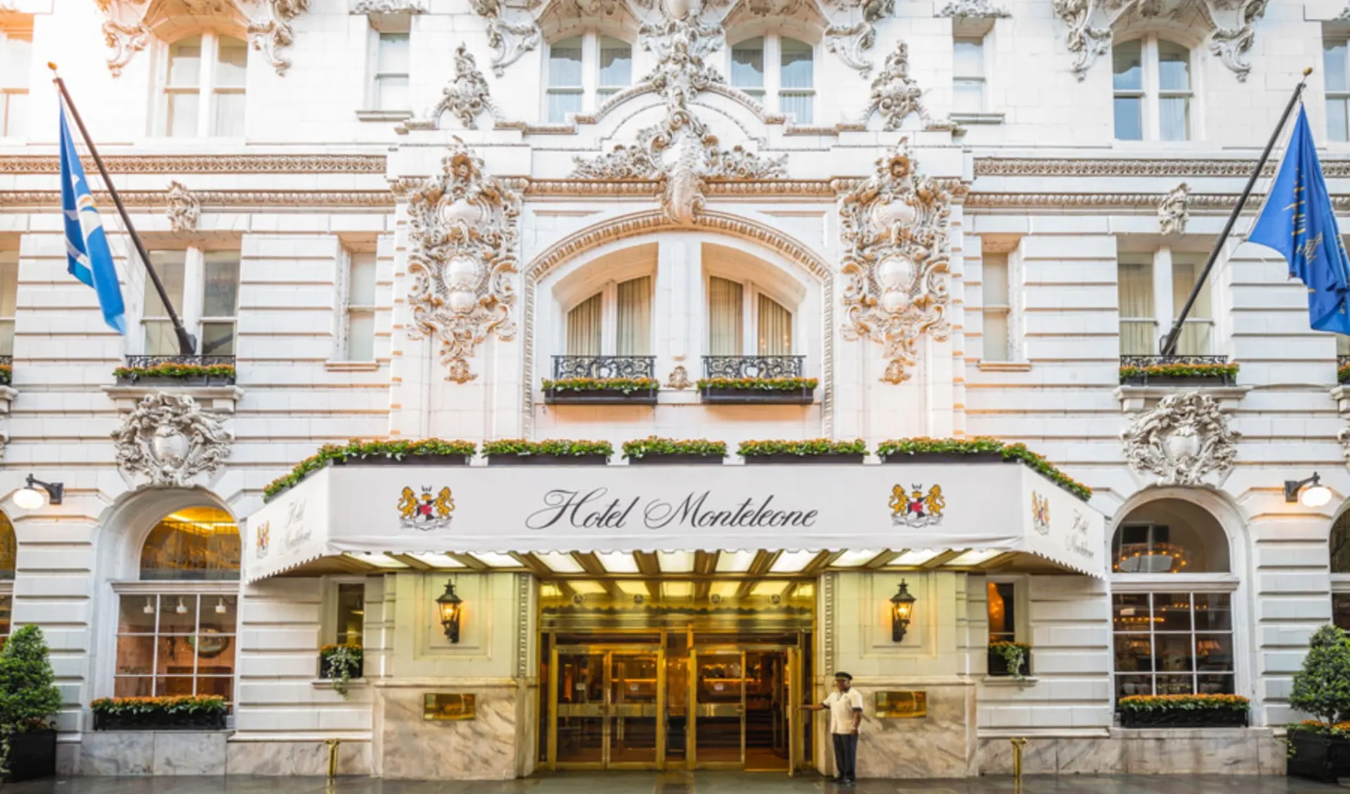 Monteleone in New Orleans:  Exterior_Hotel Monteleone_Aussenansicht_Tourmappers