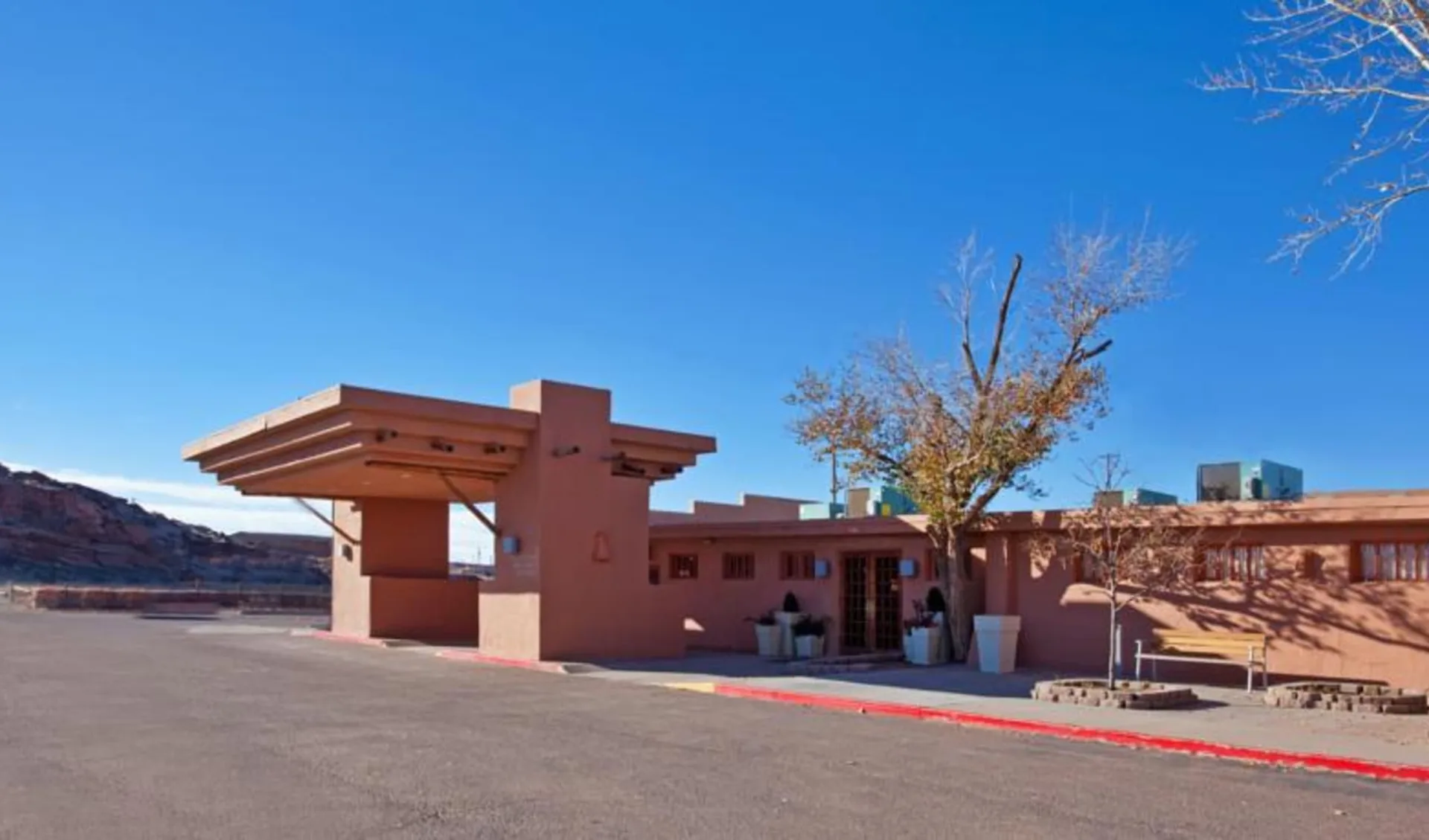 Holiday Inn Canyon de Chelly in Chinle: exterior_Holiday Inn Canyon de Chelly_building