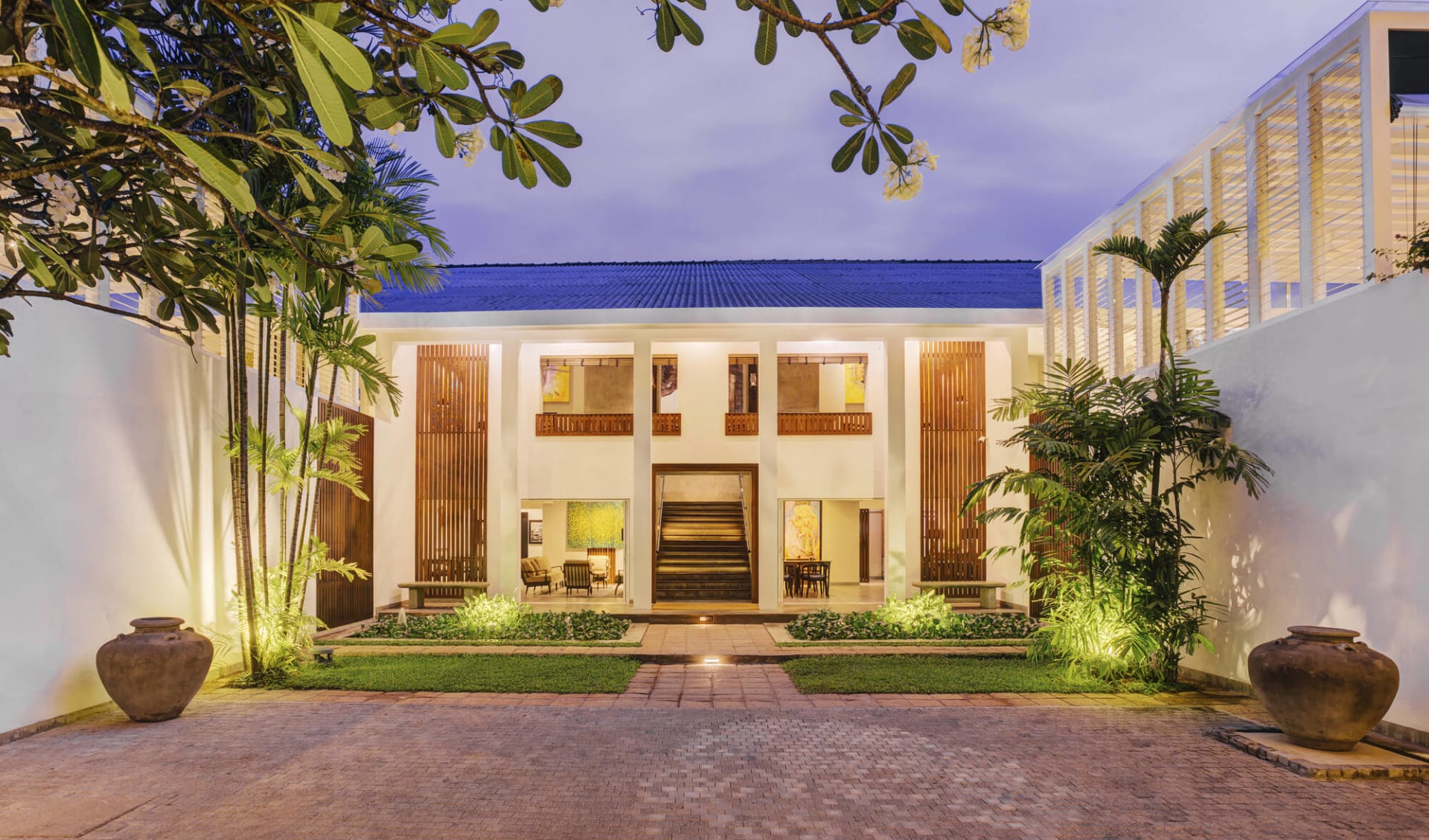 Nyne Hotels - Lake Lodge in Colombo:  Hotel from outside