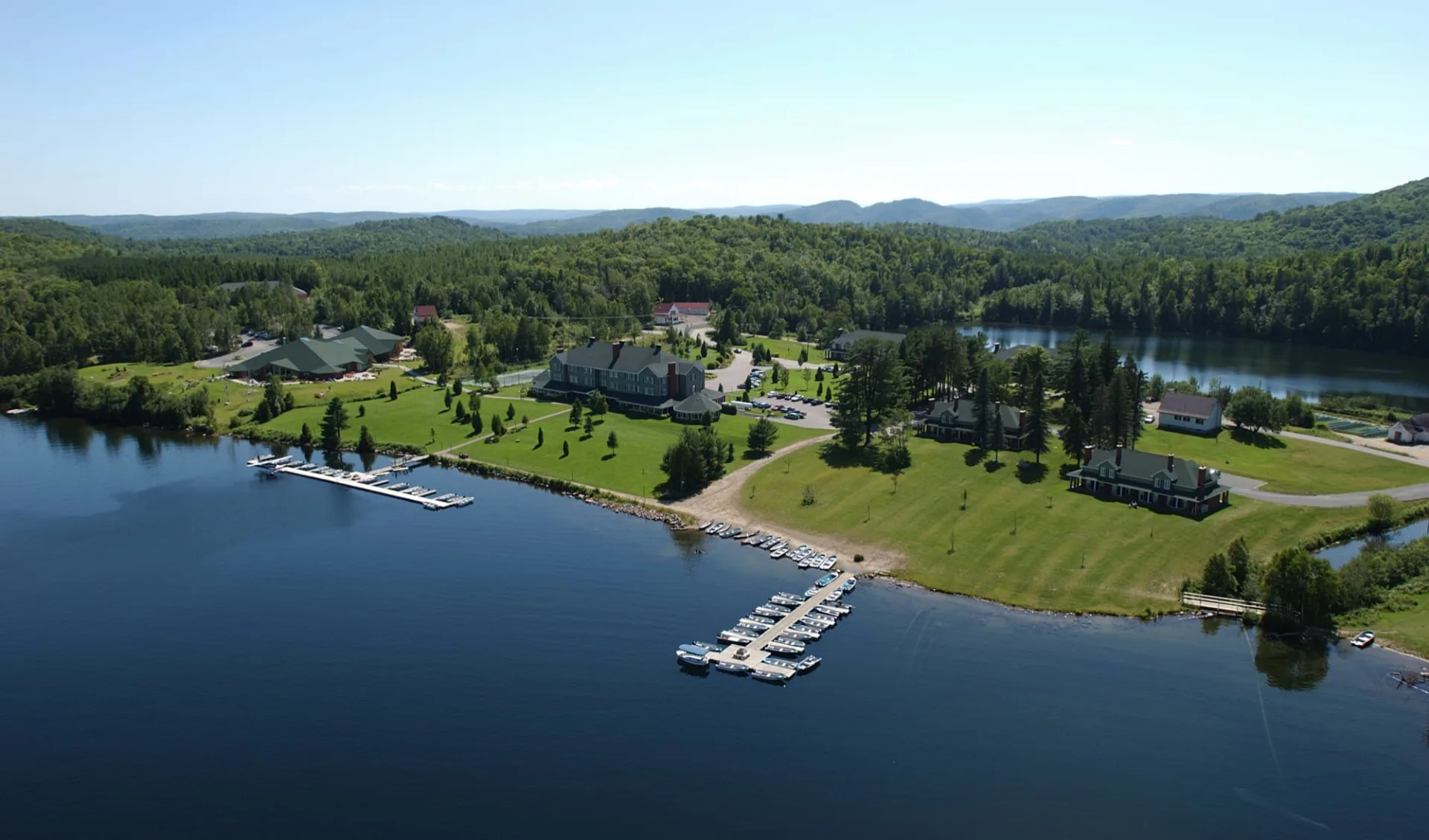 Auberge du Lac-à-l'Eau Claire - Hôtellerie Châmpêtre in Saint Alexis des Monts:  Lac à L'Eau Claire - Hotellerie Champètre_Resort