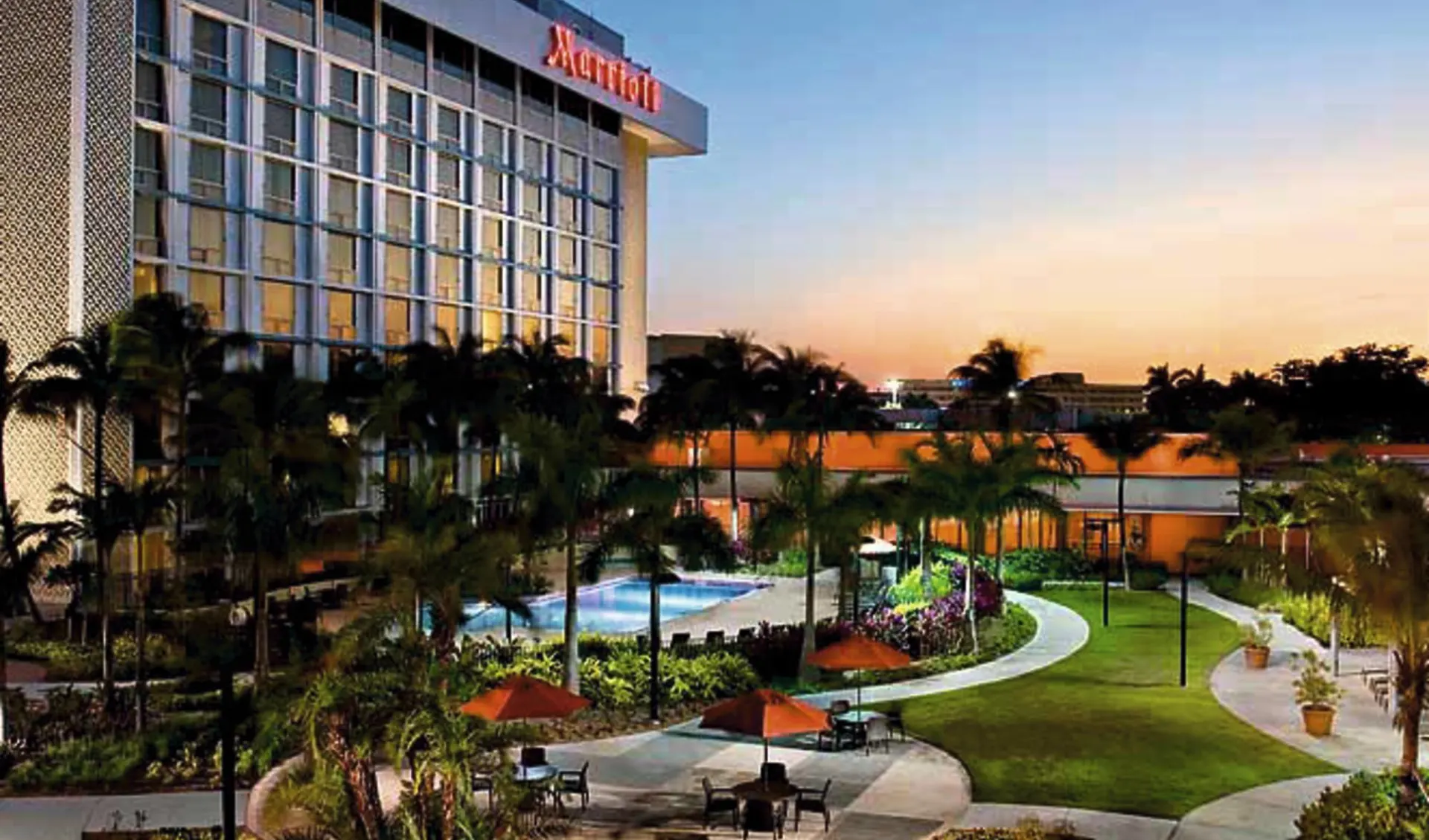 Los Angeles Airport Marriott:  Mariott LAX Airport - Gartenanlage