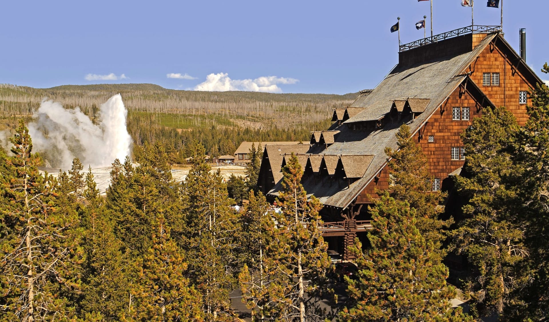 Old Faithful Inn in Yellowstone National Park: Exterior_Old Faithful Inn_Hotel