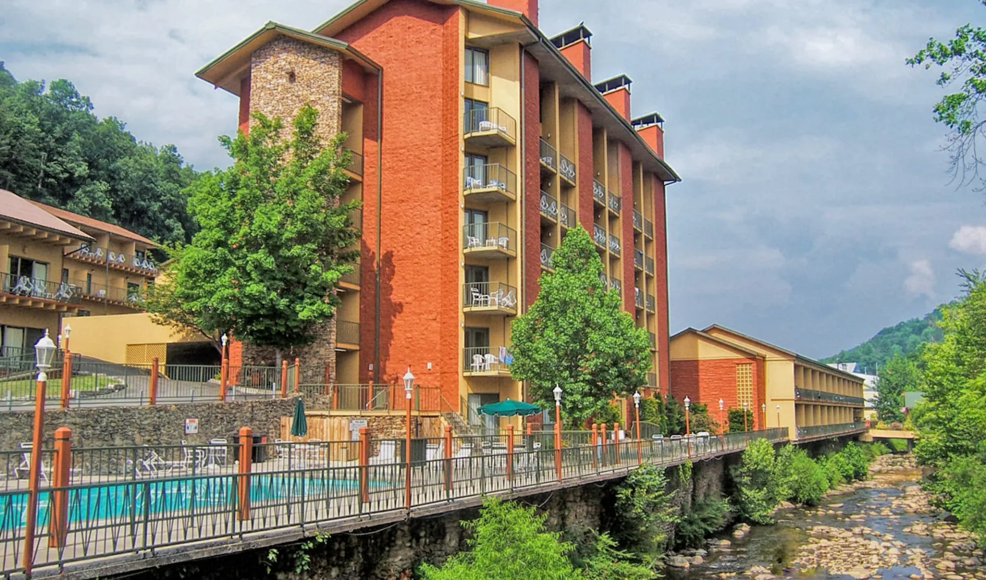 River Terrace Resort in Gatlinburg: Exterior_River Terrace Resort_Aussenansicht 1_Tourmappers