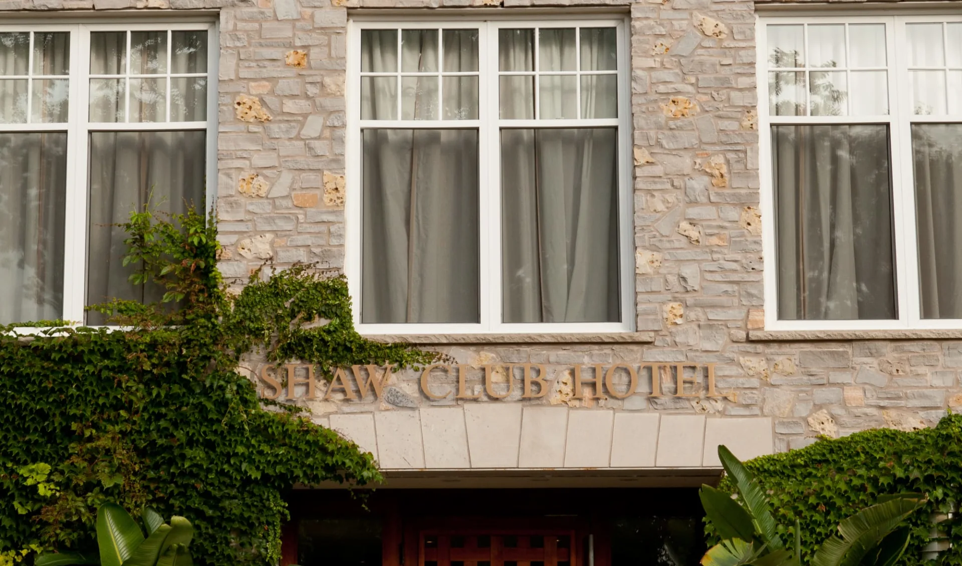 Shaw Club Hotel in Niagara on the Lake: Exterior_Shaw Club Hotel_Aussenansicht_Jonview