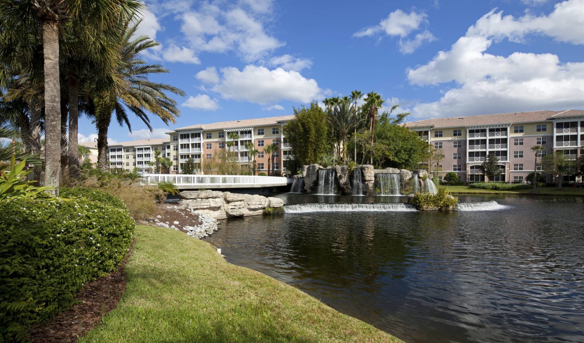 Sheraton Vistana Villages in Orlando:  Sheraton Vistana Villages - Aussenansicht tagsüber