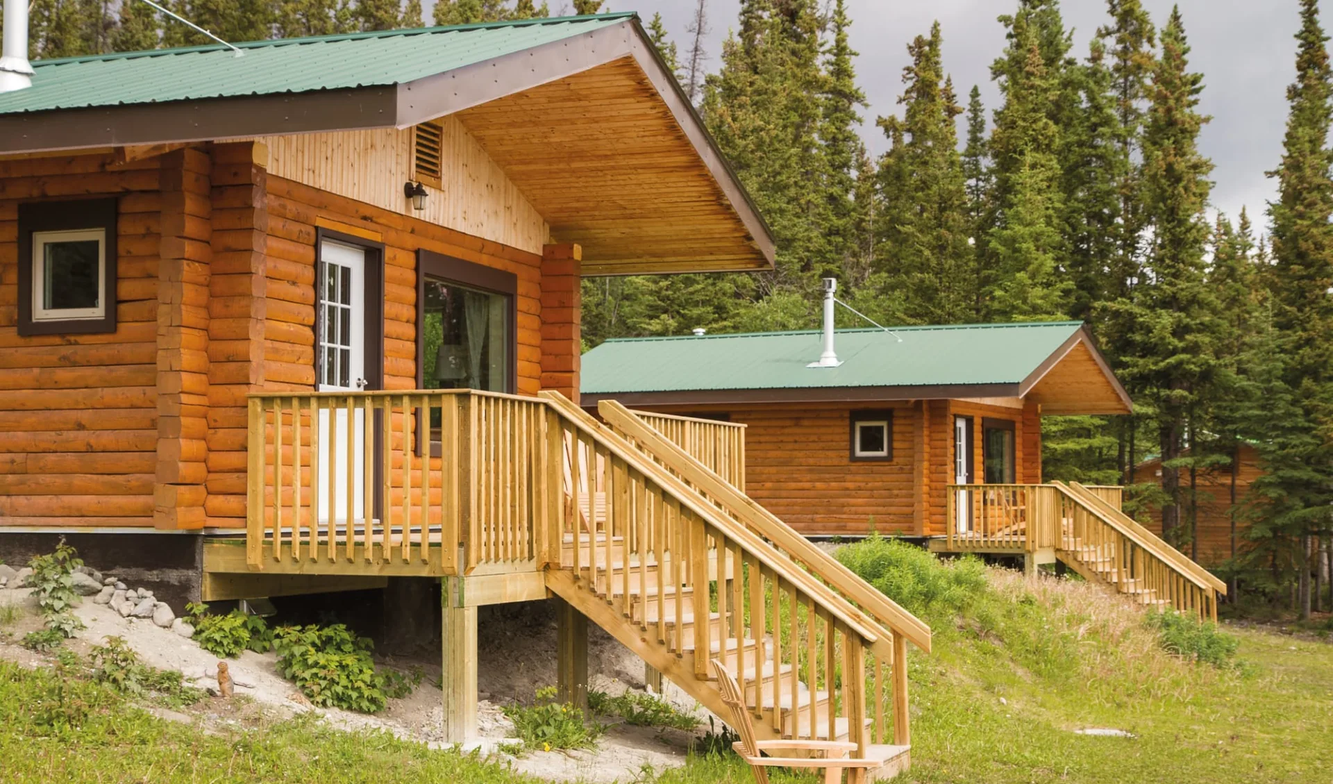 Southern Lakes Resort & Restaurant in Tagish: Exterior_Southern Lakes Resorts_ Aussenansicht Cabin_c Jonview