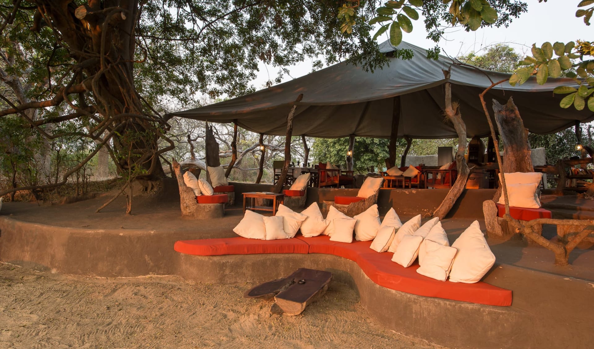 Tena Tena in South Luangwa: exterior Tena Tena - Lounge c Robin Pope Safaris