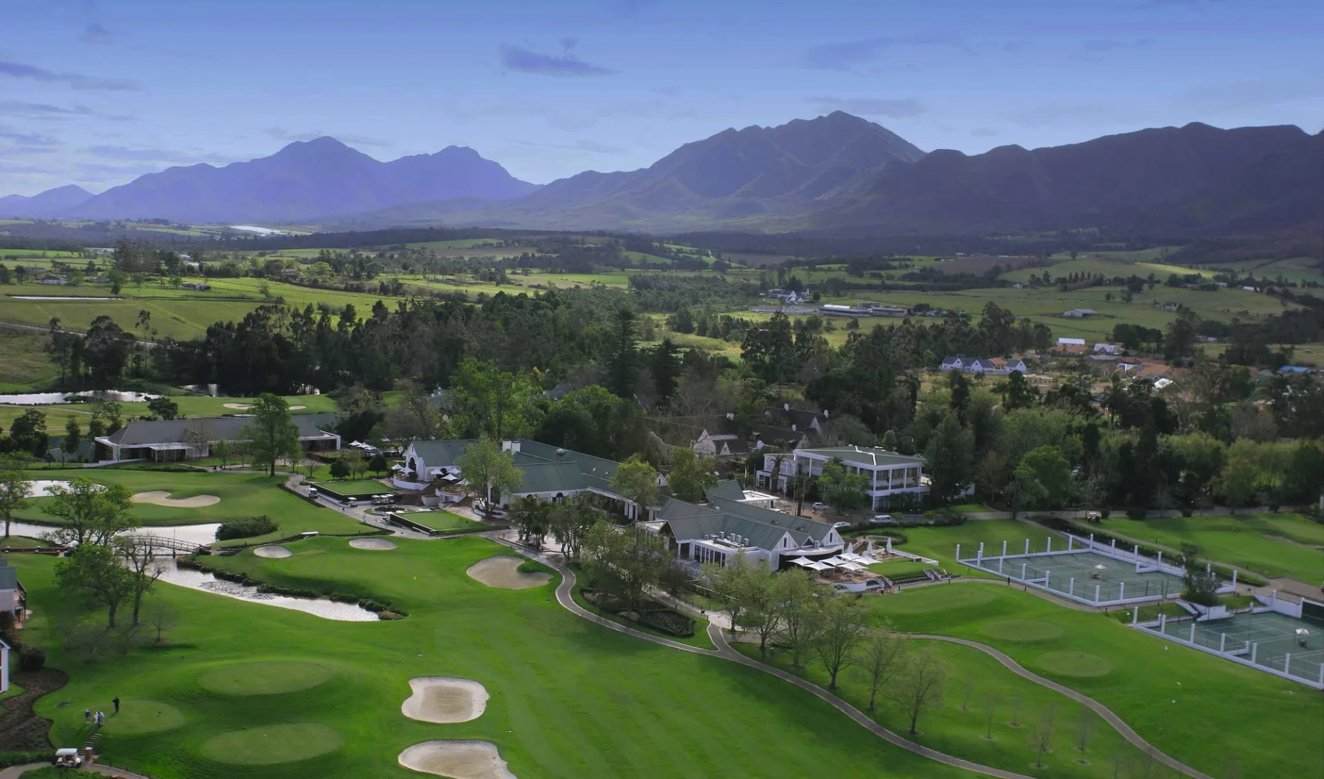 The Fancourt Resort Hotel & Manor House in George: Exterior The Fancourt Resort Golfplatz aus der Vogelperspektive