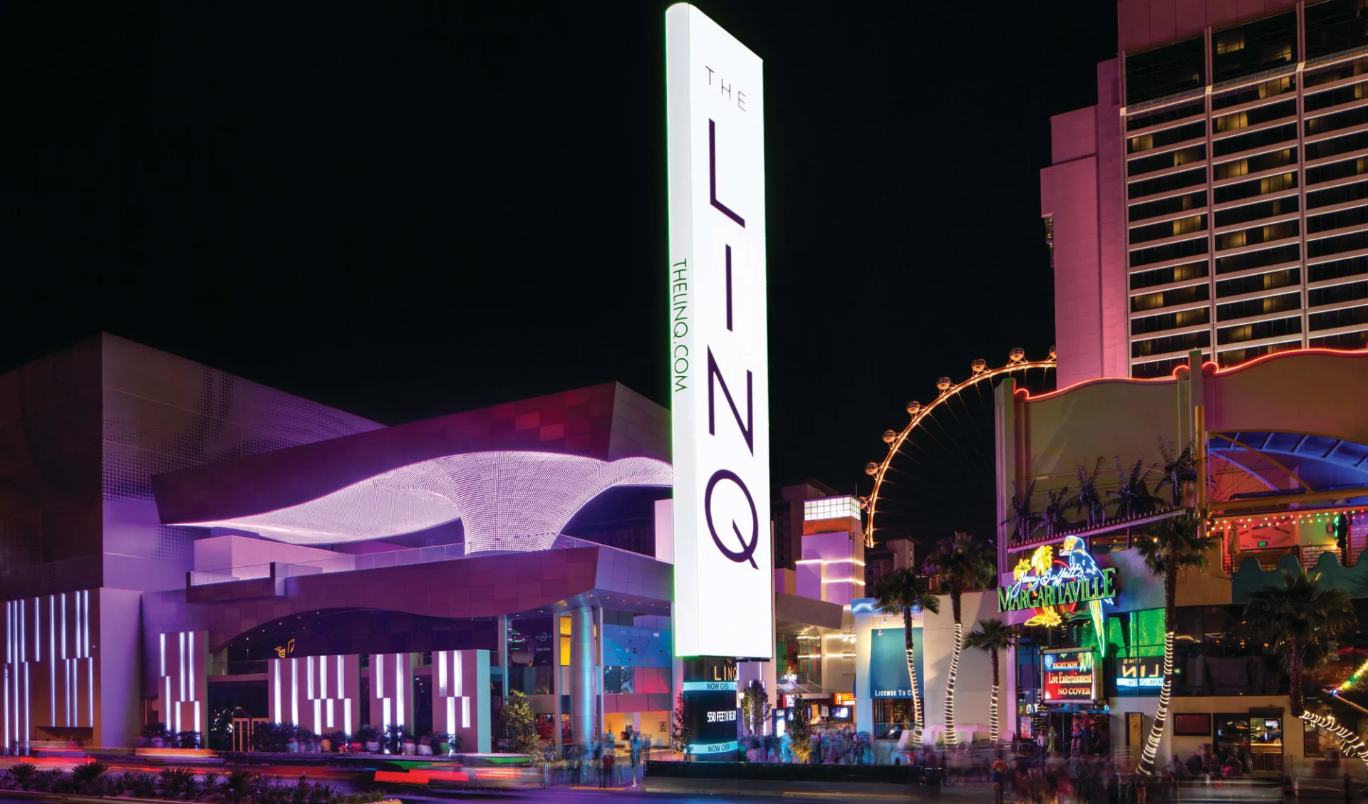 The Linq Hotel & Casino in Las Vegas:  The Linq - Aussenansicht bei Nacht